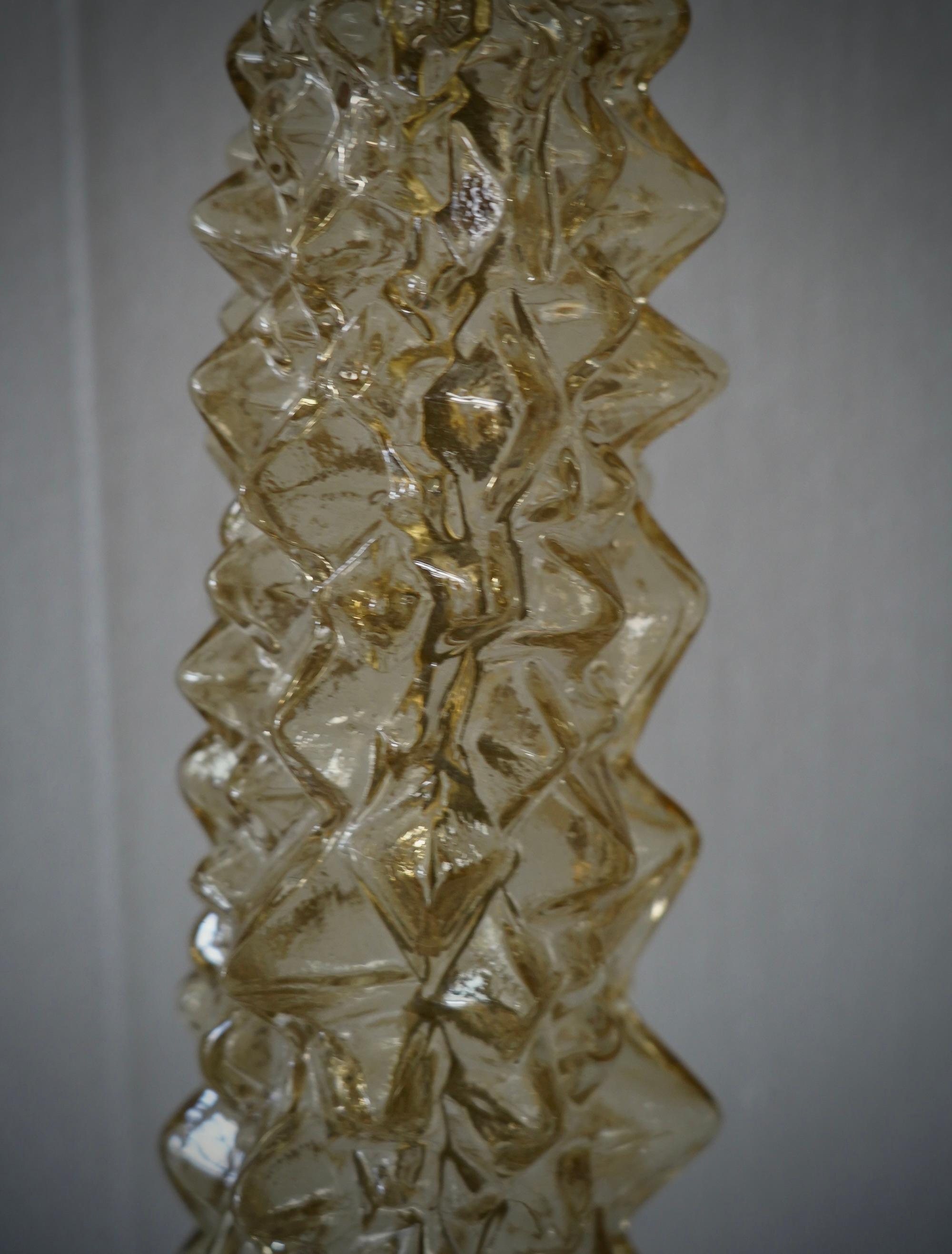 Lámpara de sobremesa de cristal artístico de Murano color ámbar y latón de mediados de siglo, 2000 Siglo XXI y contemporáneo en venta