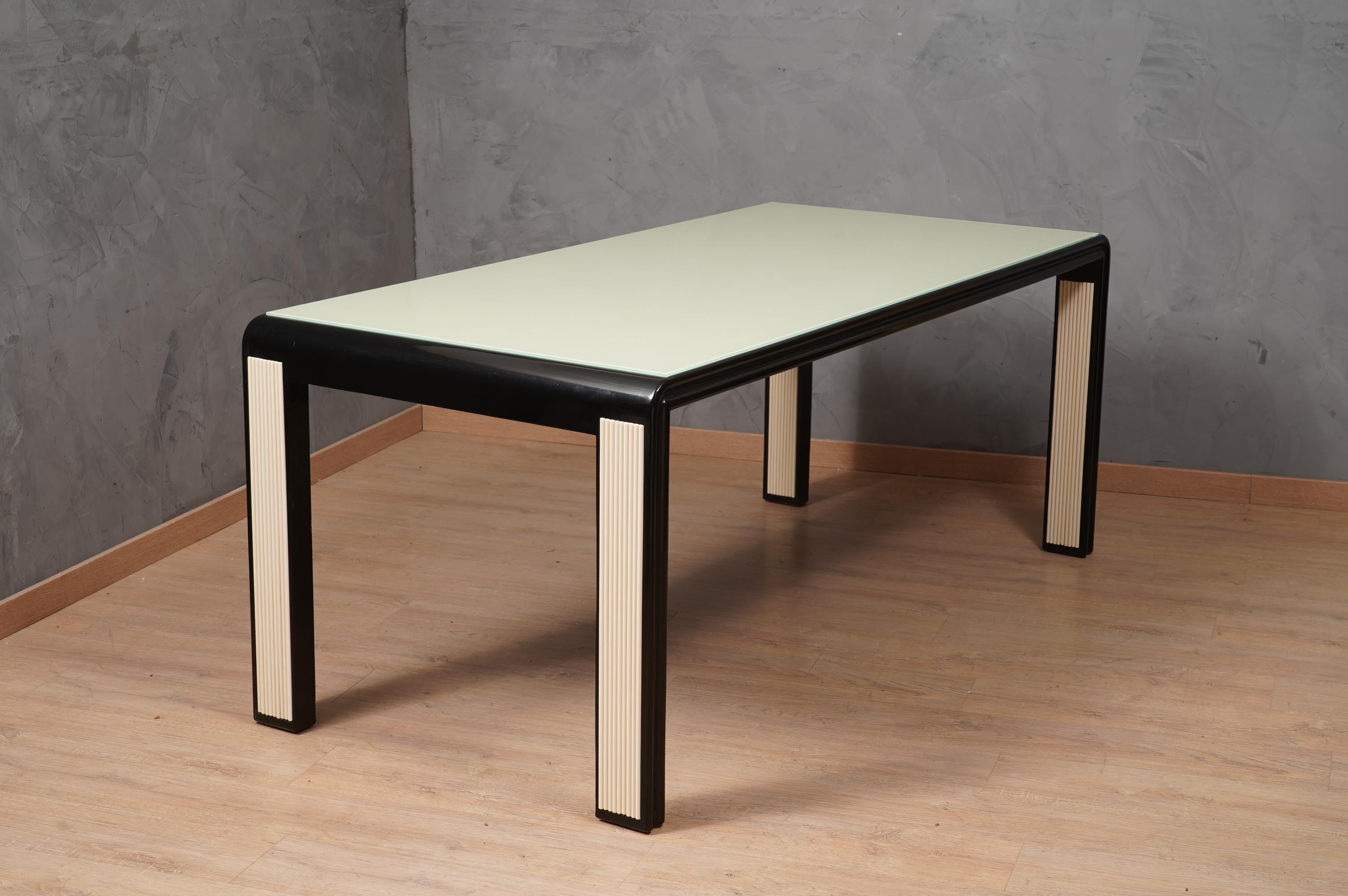 Murano Kunstglas und Buchenholz Esszimmer / Konferenztisch, 1970 (Glaskunst) im Angebot