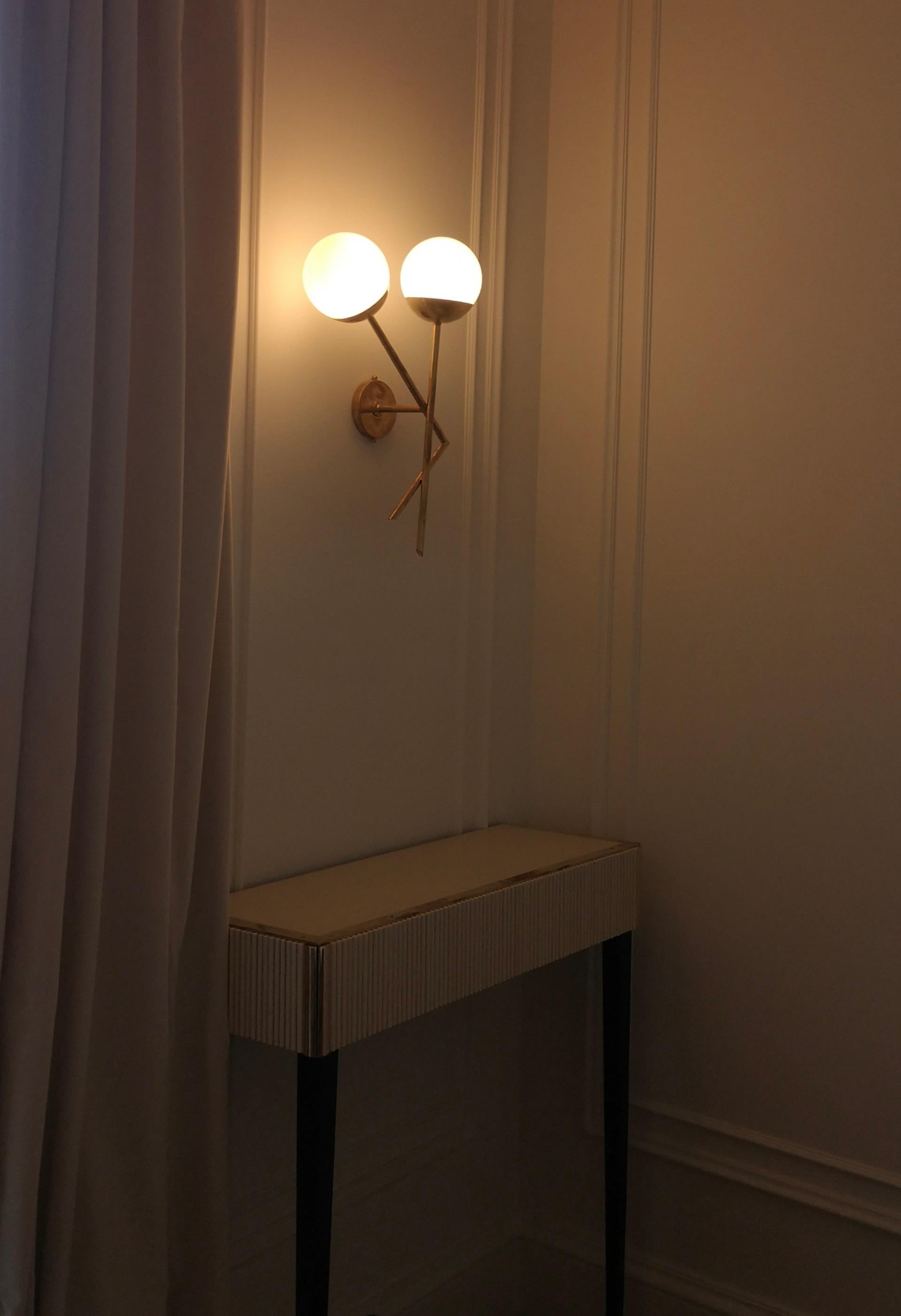 Aplique y Lámpara de Pared de Murano de Vidrio Artístico y Latón Color Crema, 2020 Italiano en venta