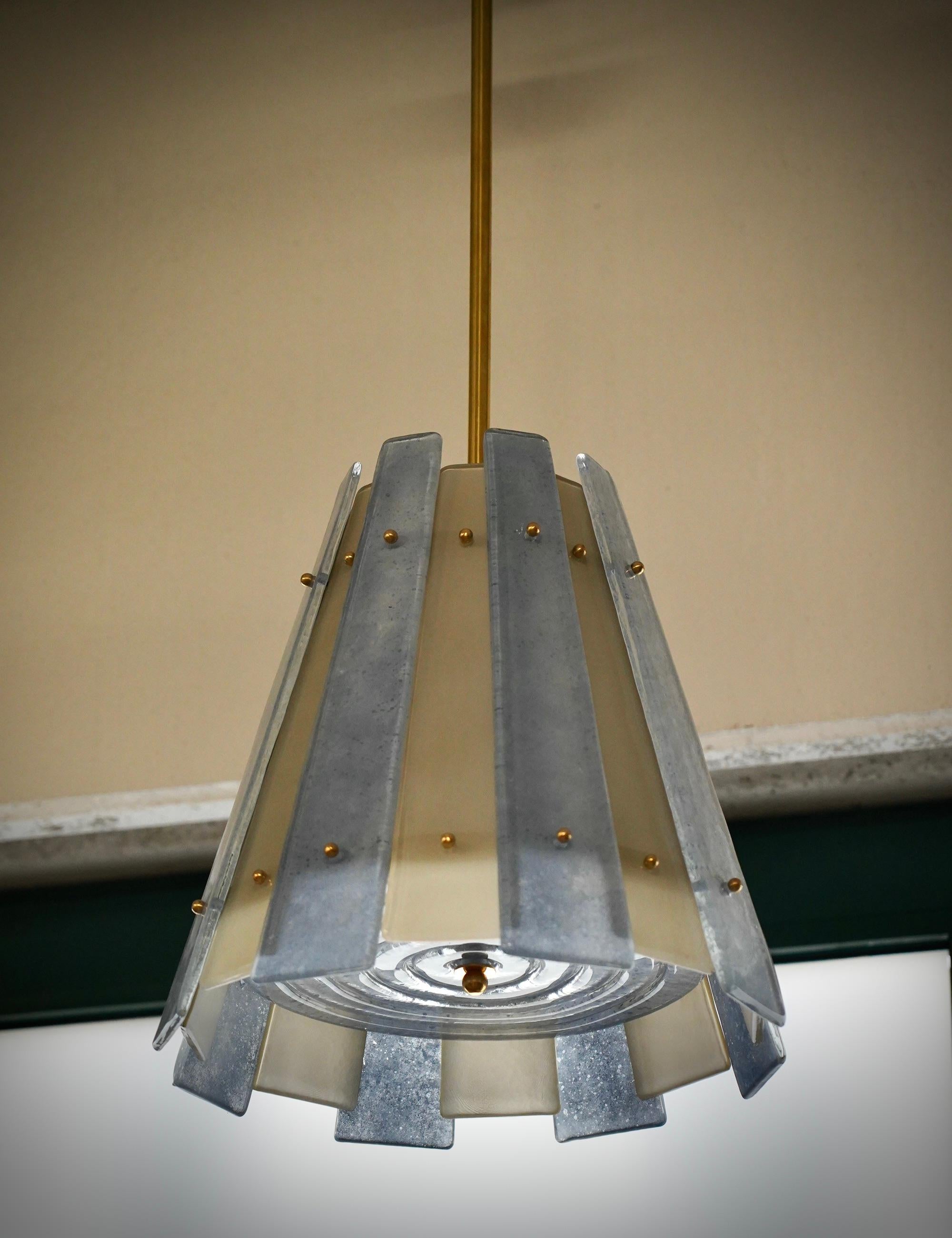 Vetro artistico di Murano e ottone Whiting e  Lampadario e pendente Light Blu, 2020 In condizioni buone in vendita a Rome, IT