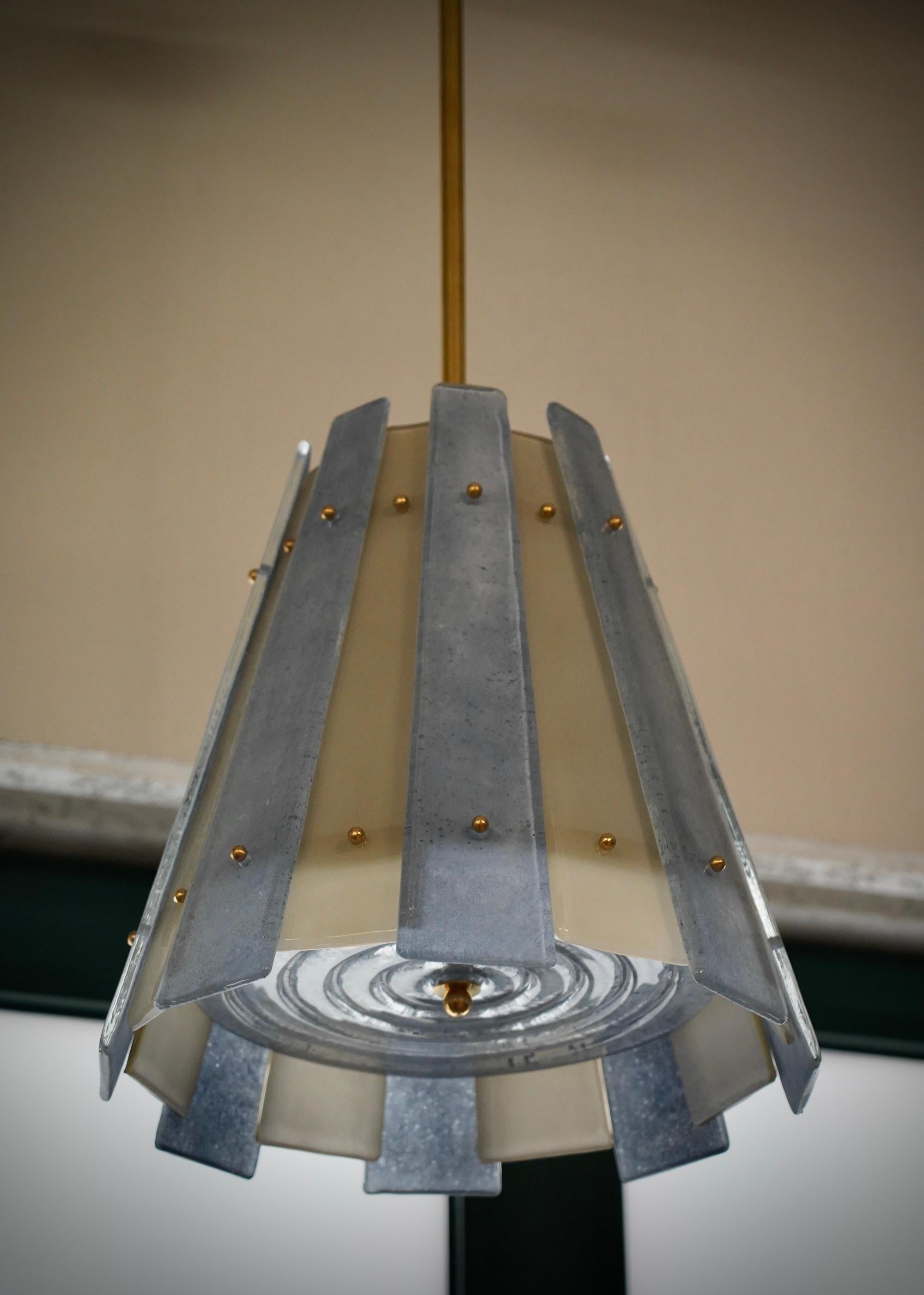 Vetro artistico di Murano e ottone Whiting e  Lampadario e pendente Light Blu, 2020 in vendita 1