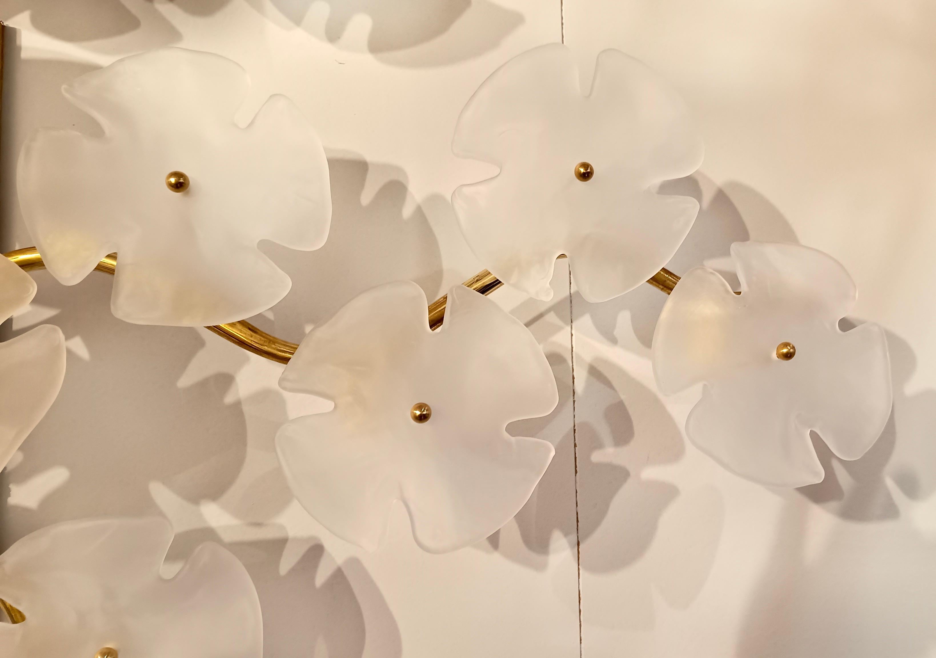 italien Lustre / Applique du milieu du siècle en verre d'art de Murano et en laiton, 2000 en vente