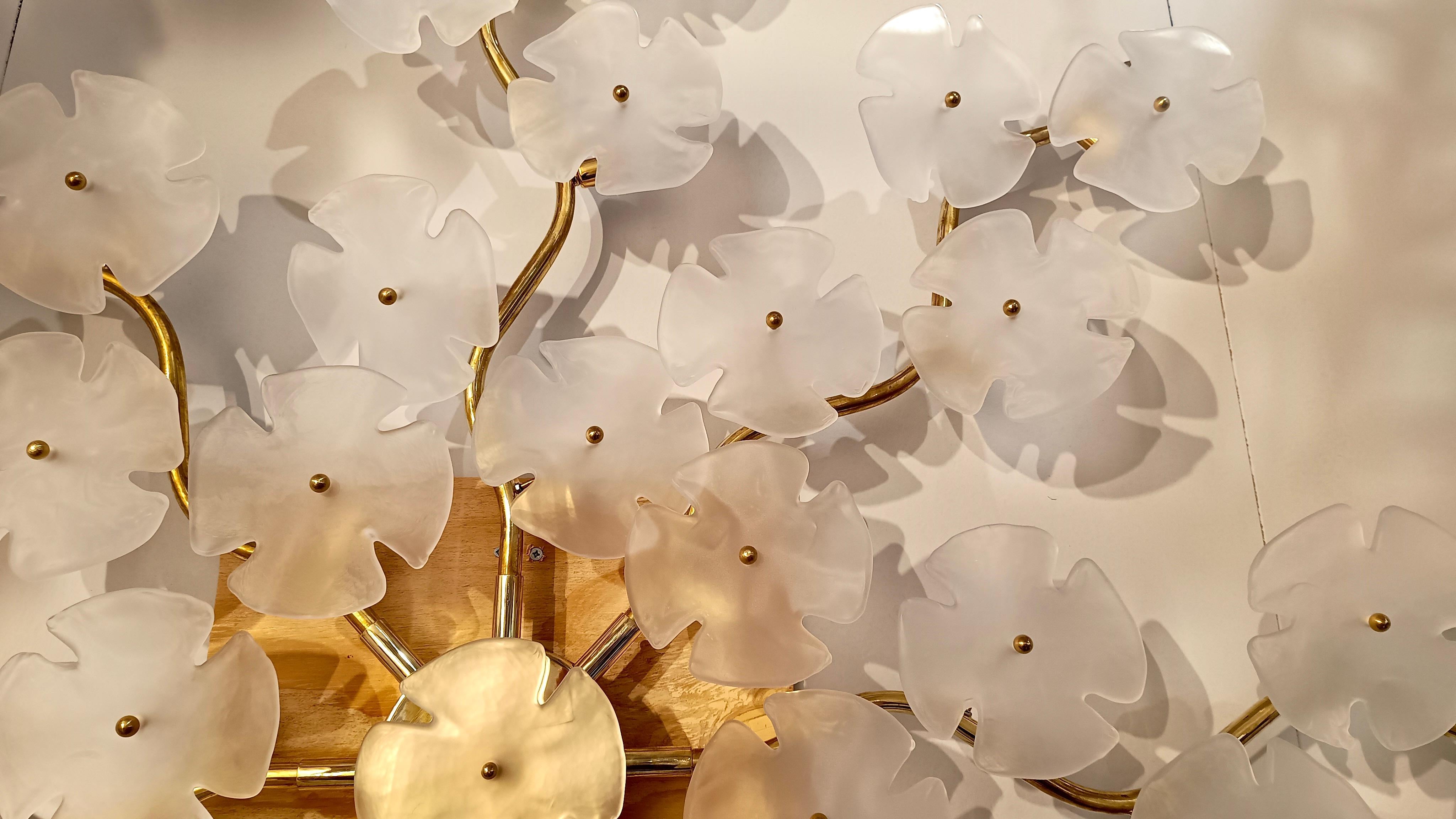 Lustre / Applique du milieu du siècle en verre d'art de Murano et en laiton, 2000 en vente 2