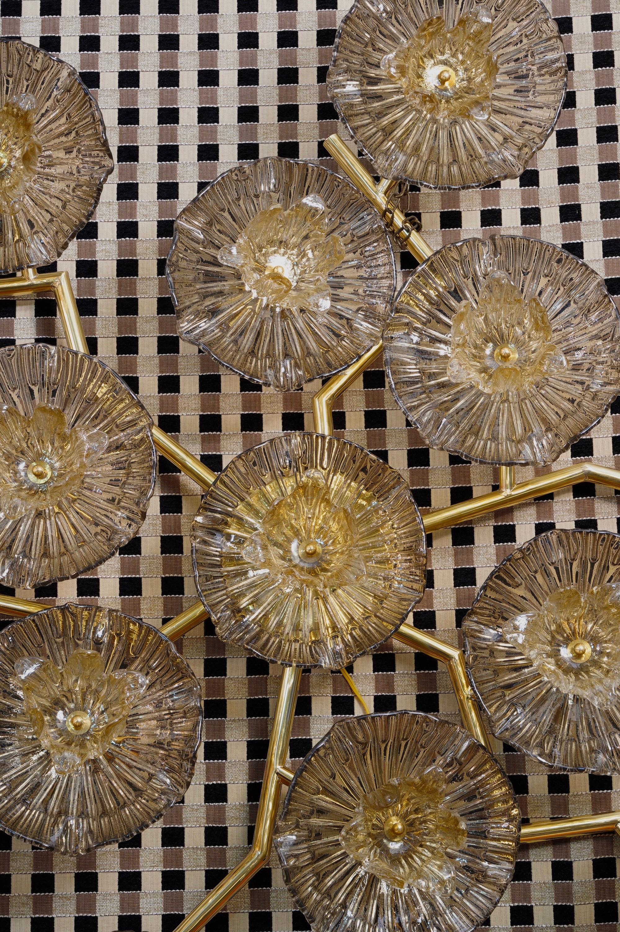Murano Art Glass and Brass Midcentury Chandelier / Wall Light, 2010 In Good Condition For Sale In Rome, IT