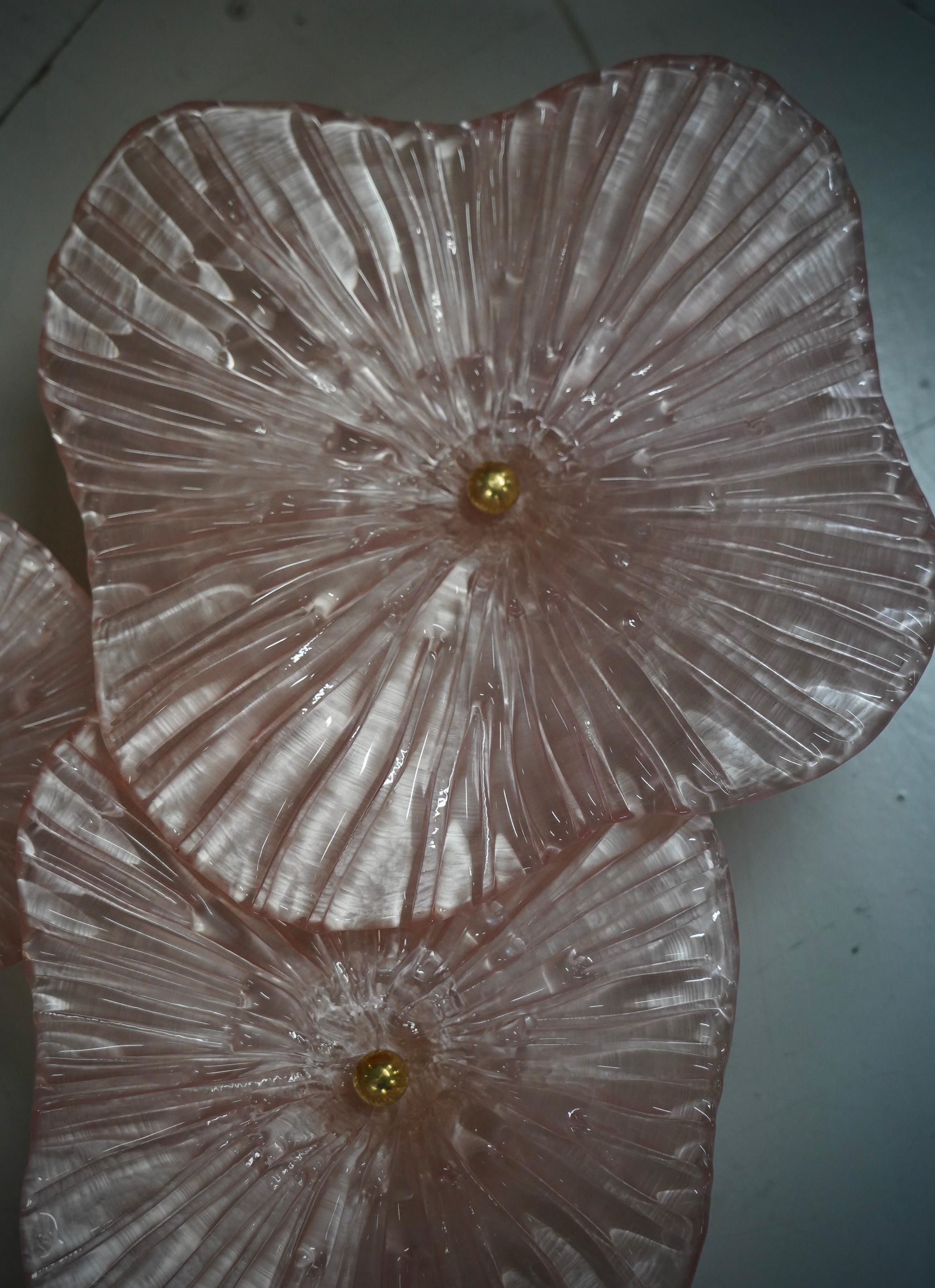 Mid-Century moderno Applique e lampade da parete in vetro artistico di Murano e ottone color rosa perlato, 1990 in vendita