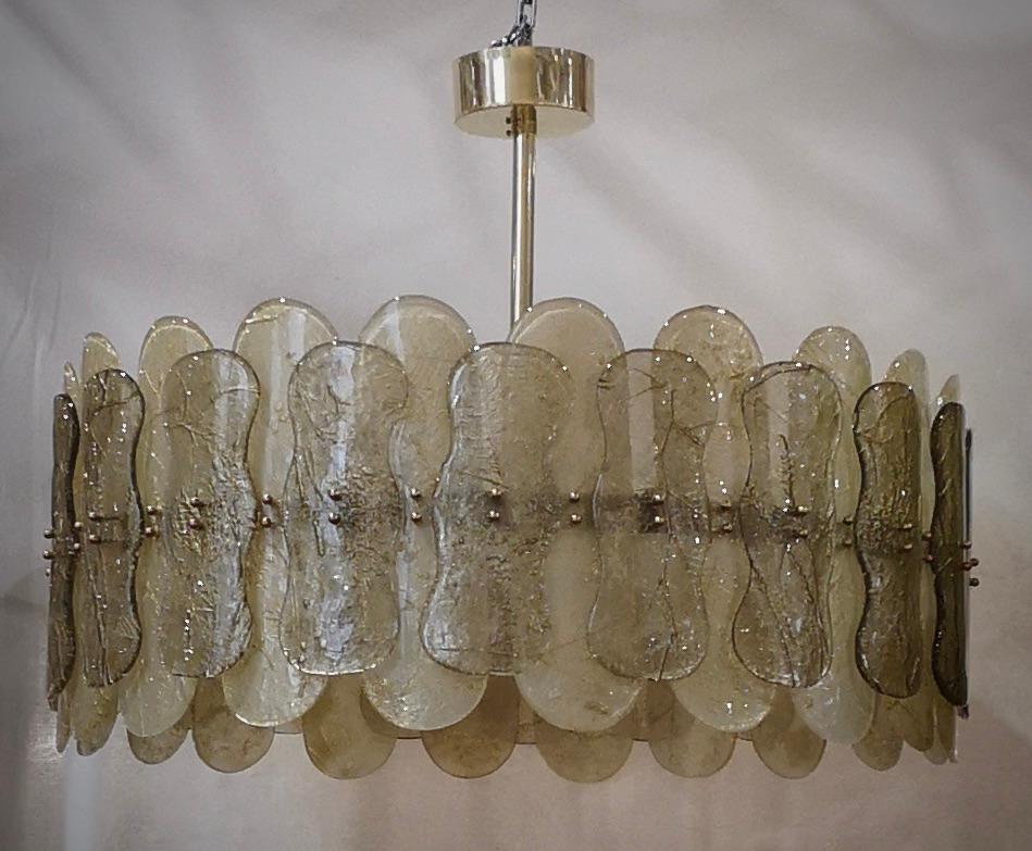 Murano Art Glass and Brass Round Mid-Century Chandelier and Pendants, 2000 In Good Condition For Sale In Rome, IT