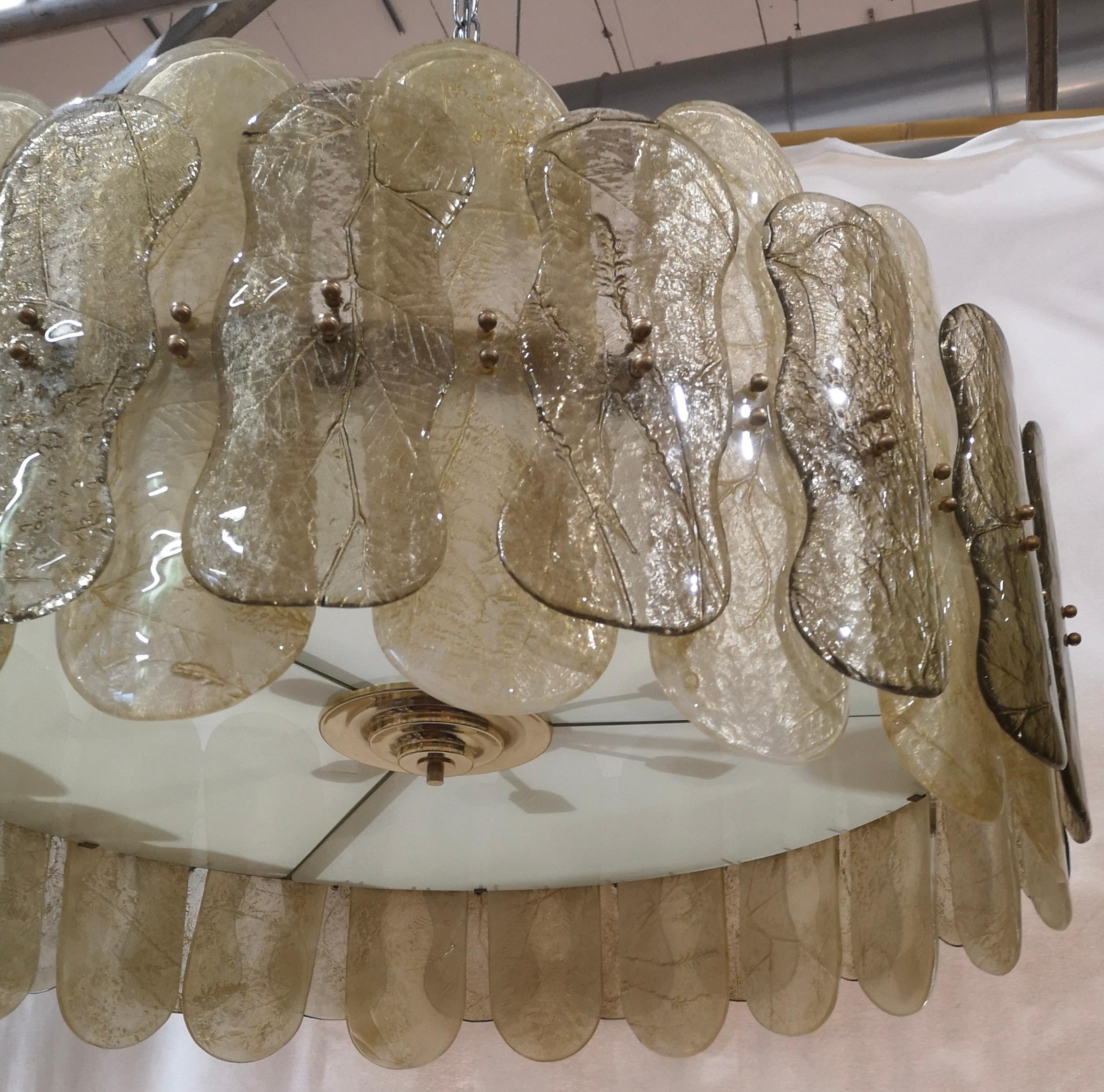 Runder Kronleuchter und Hängelampen aus Murano-Kunstglas und Messing aus der Mitte des Jahrhunderts, 2000 im Angebot 2