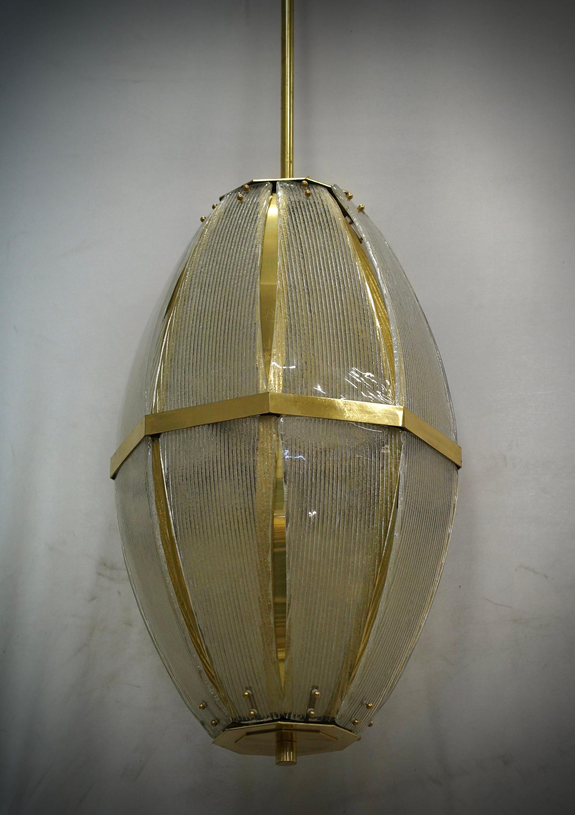 Lustre et pendentif en verre d'art de Murano et laiton de couleur sable, 2020 Bon état - En vente à Rome, IT