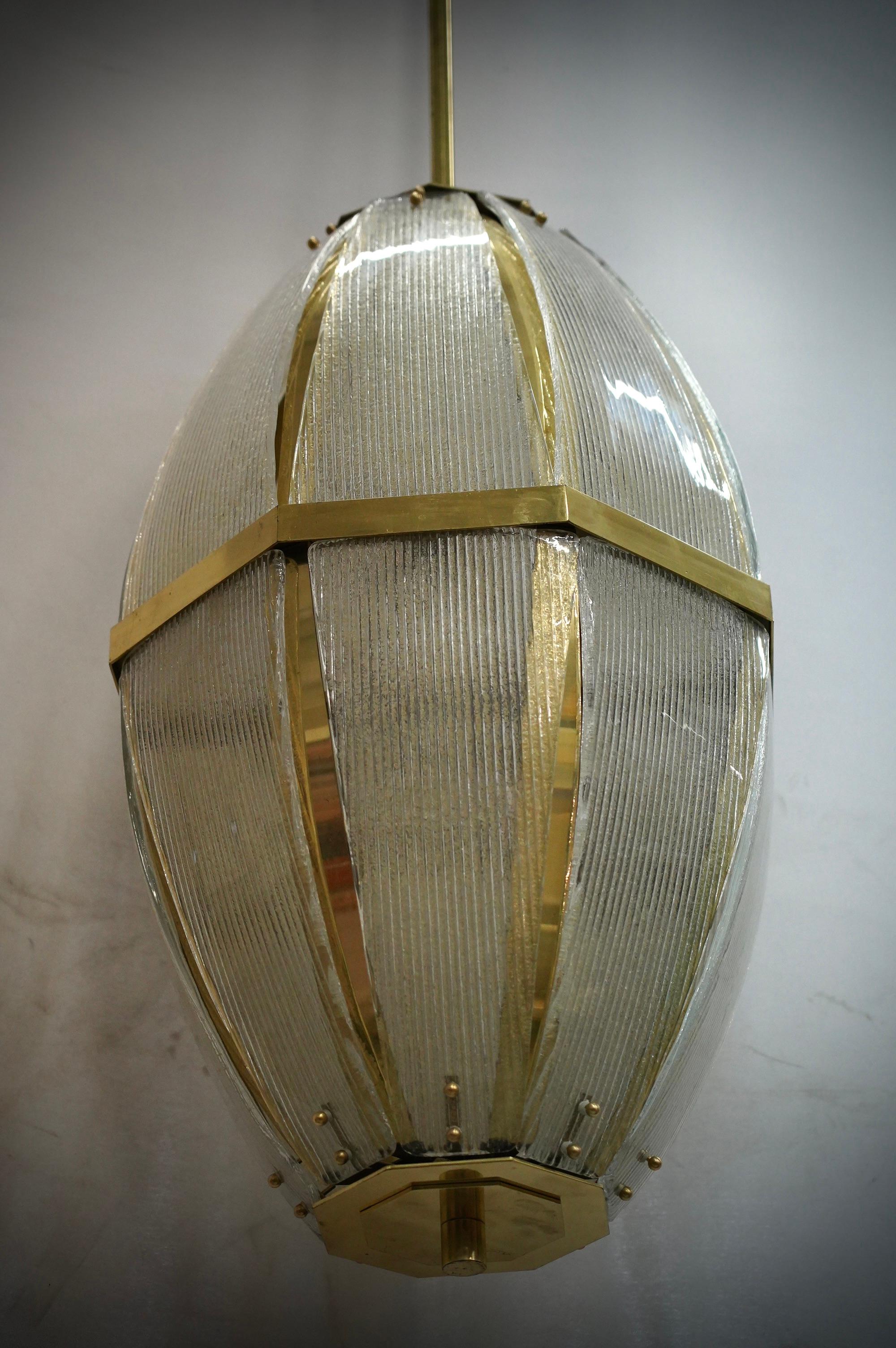 Laiton Lustre et pendentif en verre d'art de Murano et laiton de couleur sable, 2020 en vente