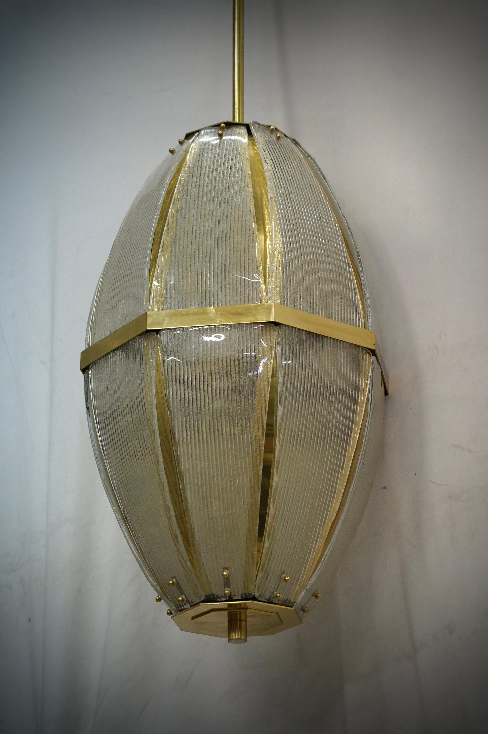 Lustre et pendentif en verre d'art de Murano et laiton de couleur sable, 2020 en vente 1
