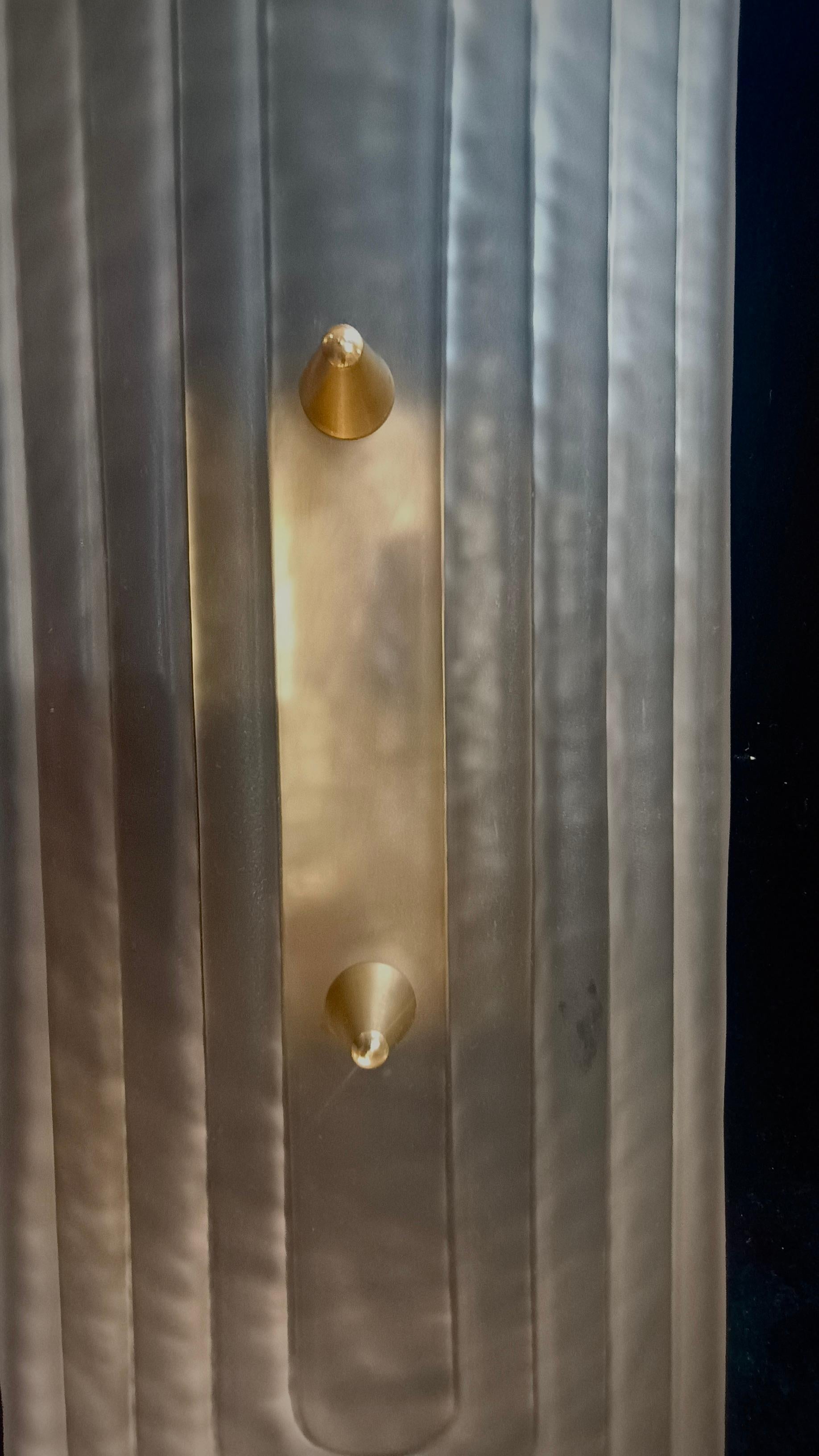 Apliques y lámparas de pared de cristal de Murano y latón arenado color ahumado, 2020 Siglo XXI y contemporáneo en venta
