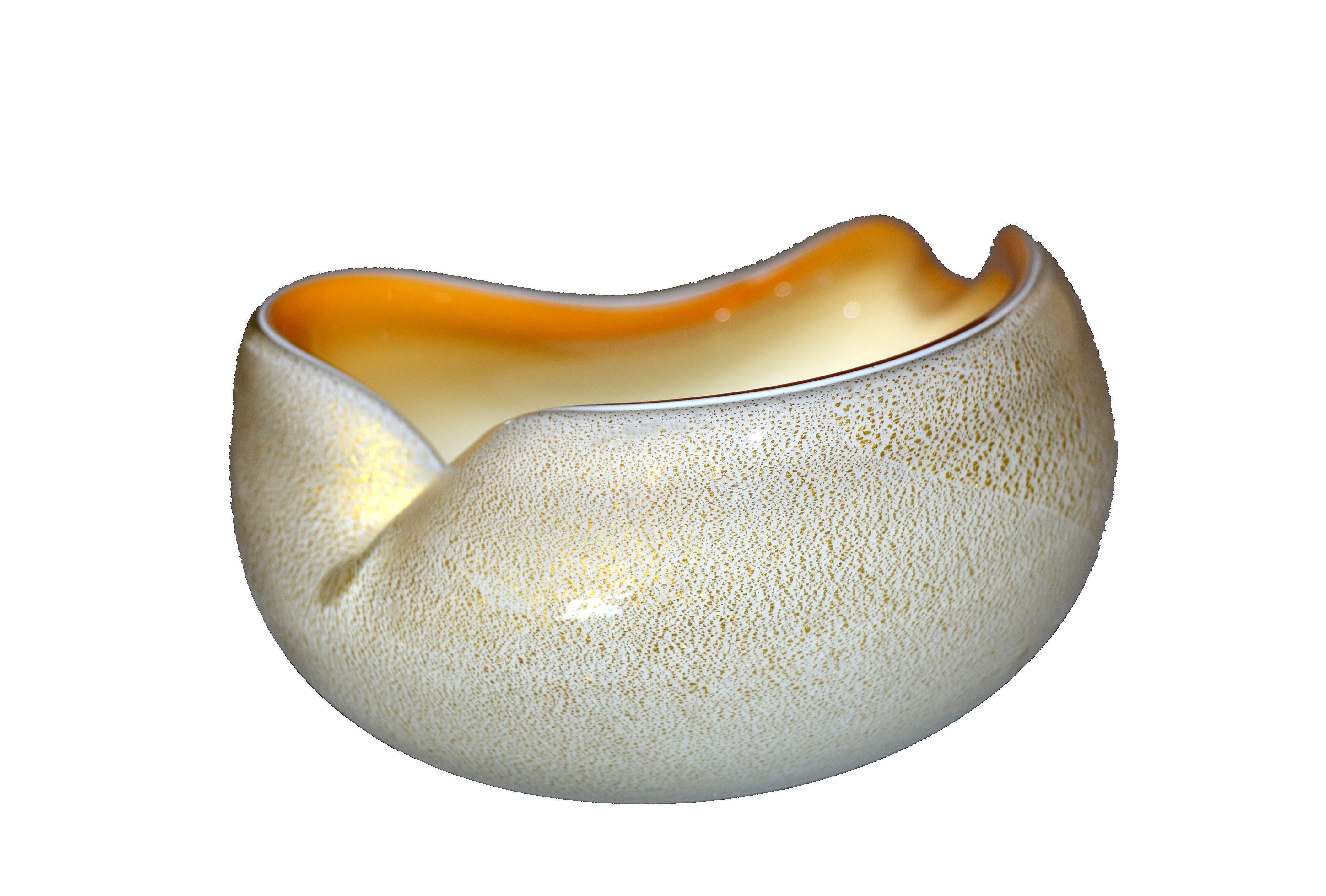 Italian Murano Art Glass Beige & Gold Flecks Catchall, Bowl Inspired by Alfredo Barbini For Sale