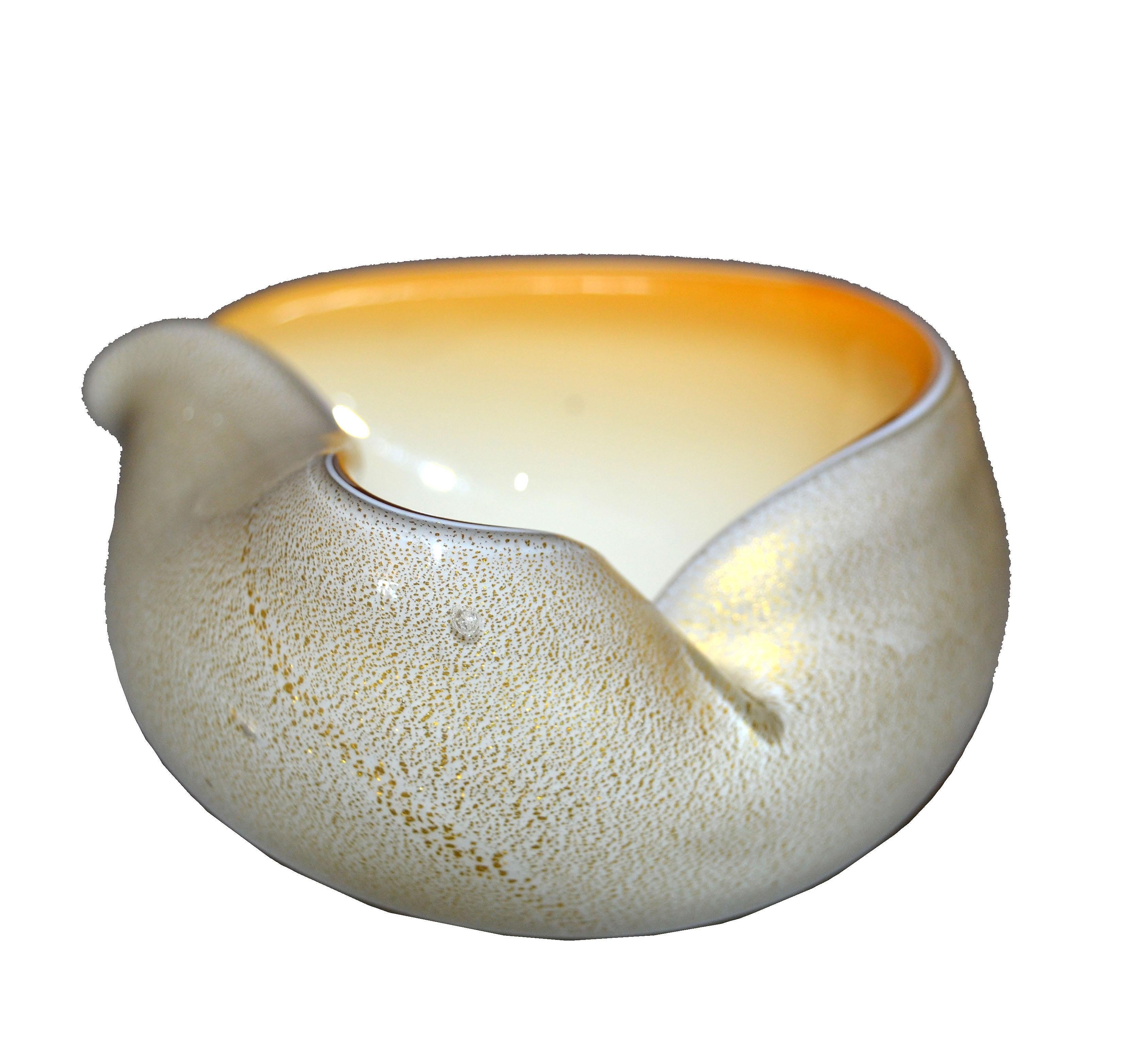 Mid-20th Century Murano Art Glass Beige & Gold Flecks Catchall, Bowl Inspired by Alfredo Barbini For Sale