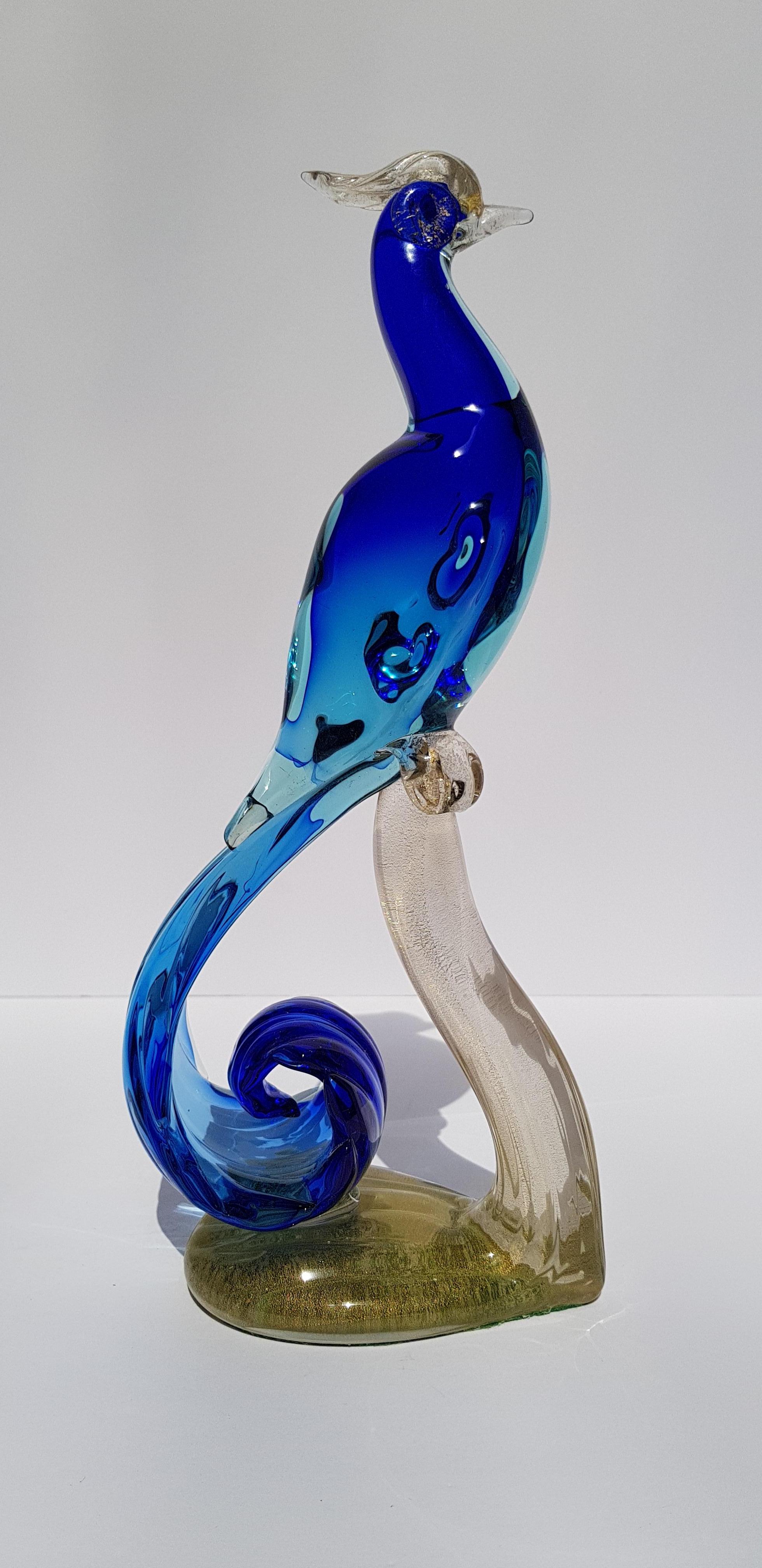 Hollywood Regency Uccello del paradiso in vetro di Murano Scultura di pavone Barbini Sommerso Metà secolo in vendita