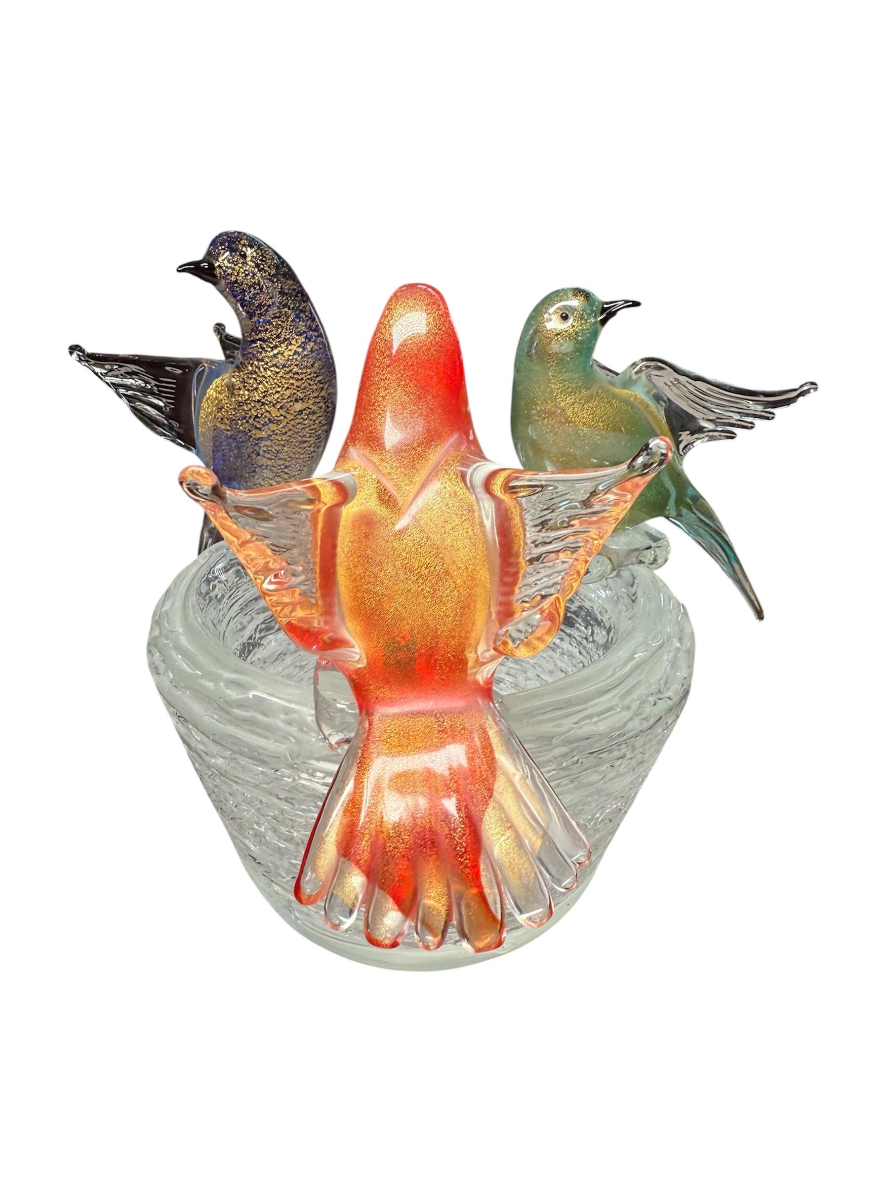 italien Murano Art Glass Birds On A Nest Sculpture en vente