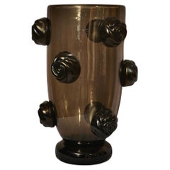 Jarrón de cristal soplado de Murano Art Glass de color negro y ahumado de mediados de siglo, 2000 Jarrón de cristal soplado de Murano Art Glass de color negro y ahumado de mediados de siglo, 2000