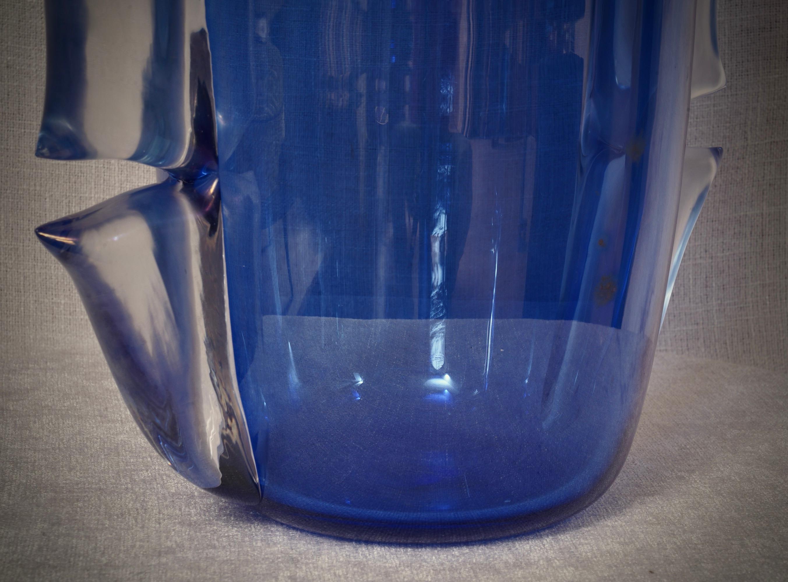 Jarrón de cristal soplado de Murano Art Glass color azul cielo de mediados de siglo, 2000 Moderno de mediados de siglo en venta