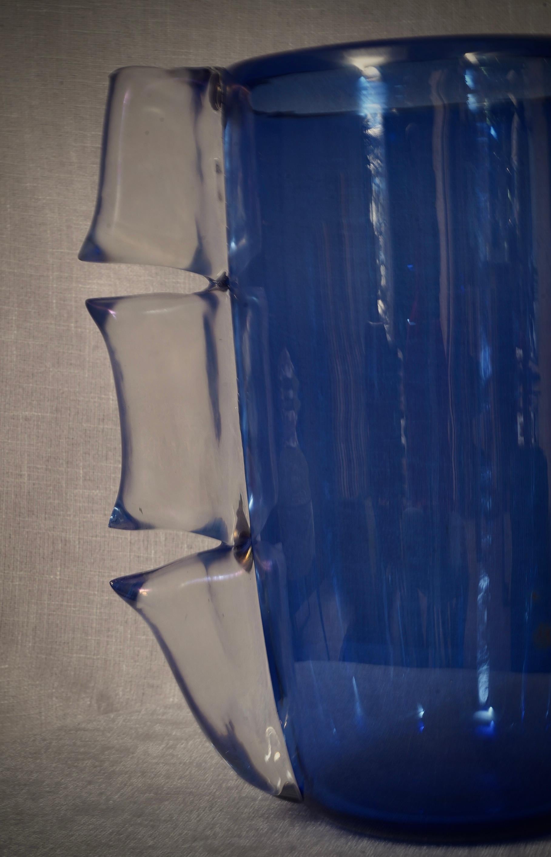 Jarrón de cristal soplado de Murano Art Glass color azul cielo de mediados de siglo, 2000 en Bueno estado para la venta en Roma, Lazio