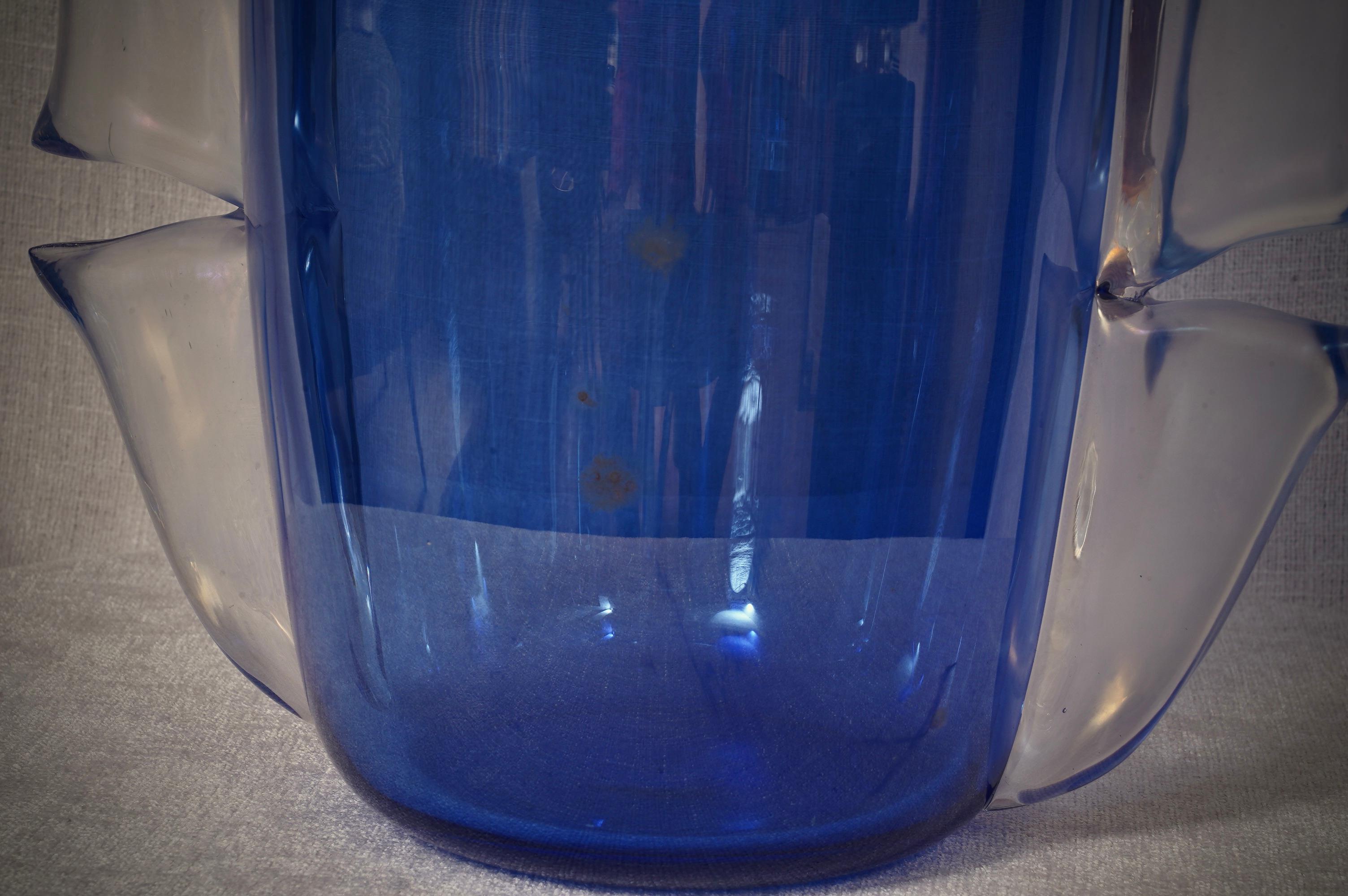 Jarrón de cristal soplado de Murano Art Glass color azul cielo de mediados de siglo, 2000 Cristal de Murano en venta