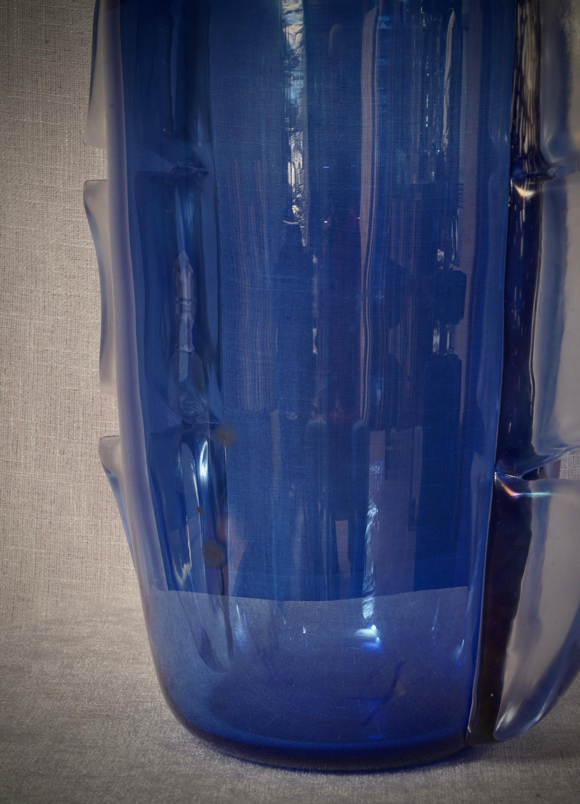 Jarrón de cristal soplado de Murano Art Glass color azul cielo de mediados de siglo, 2000 en venta 2