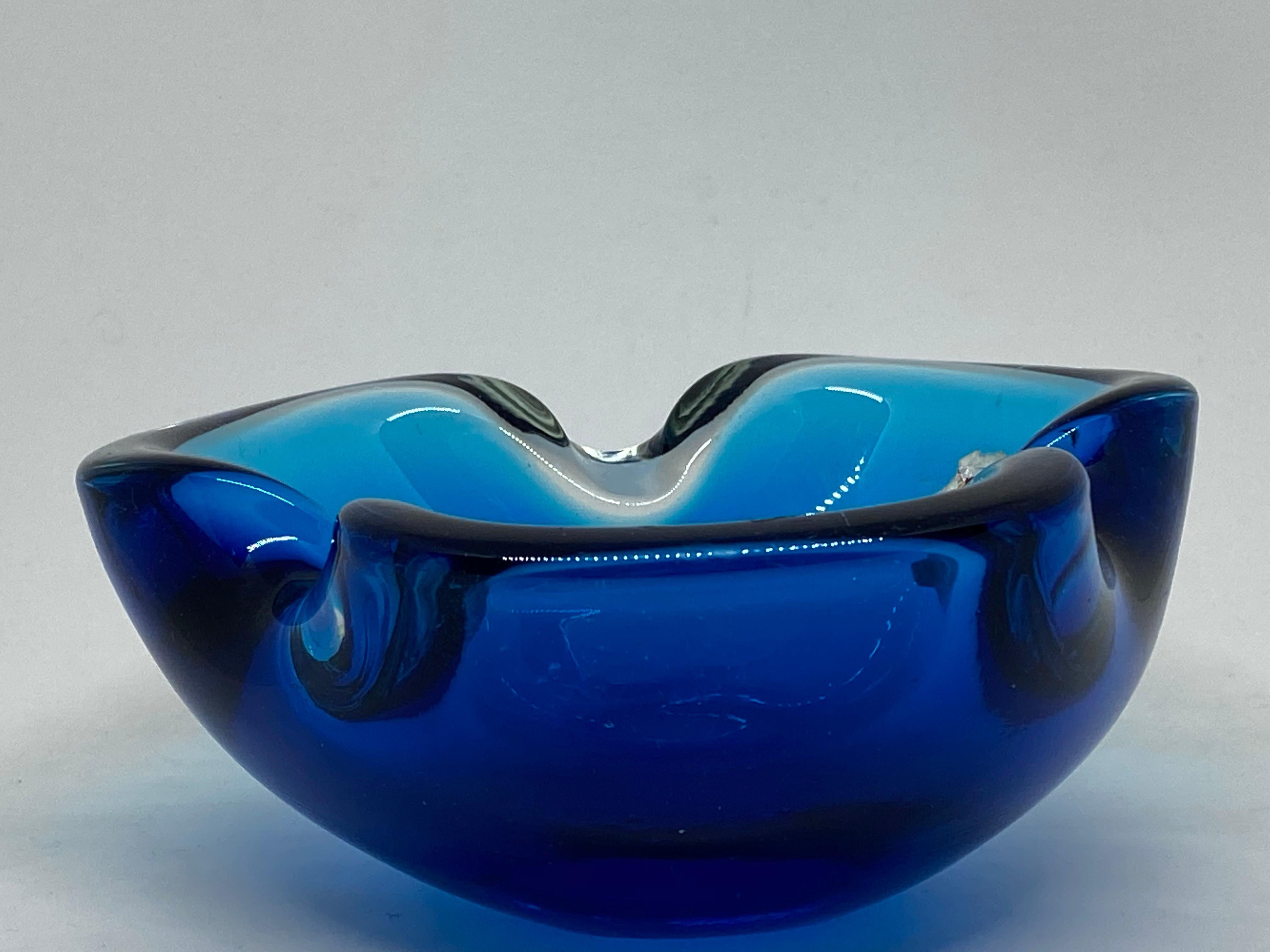 Murano Art Glass Bowl Catchall Blue and Clear Vintage, Italy, 1970s In Good Condition For Sale In Nuernberg, DE