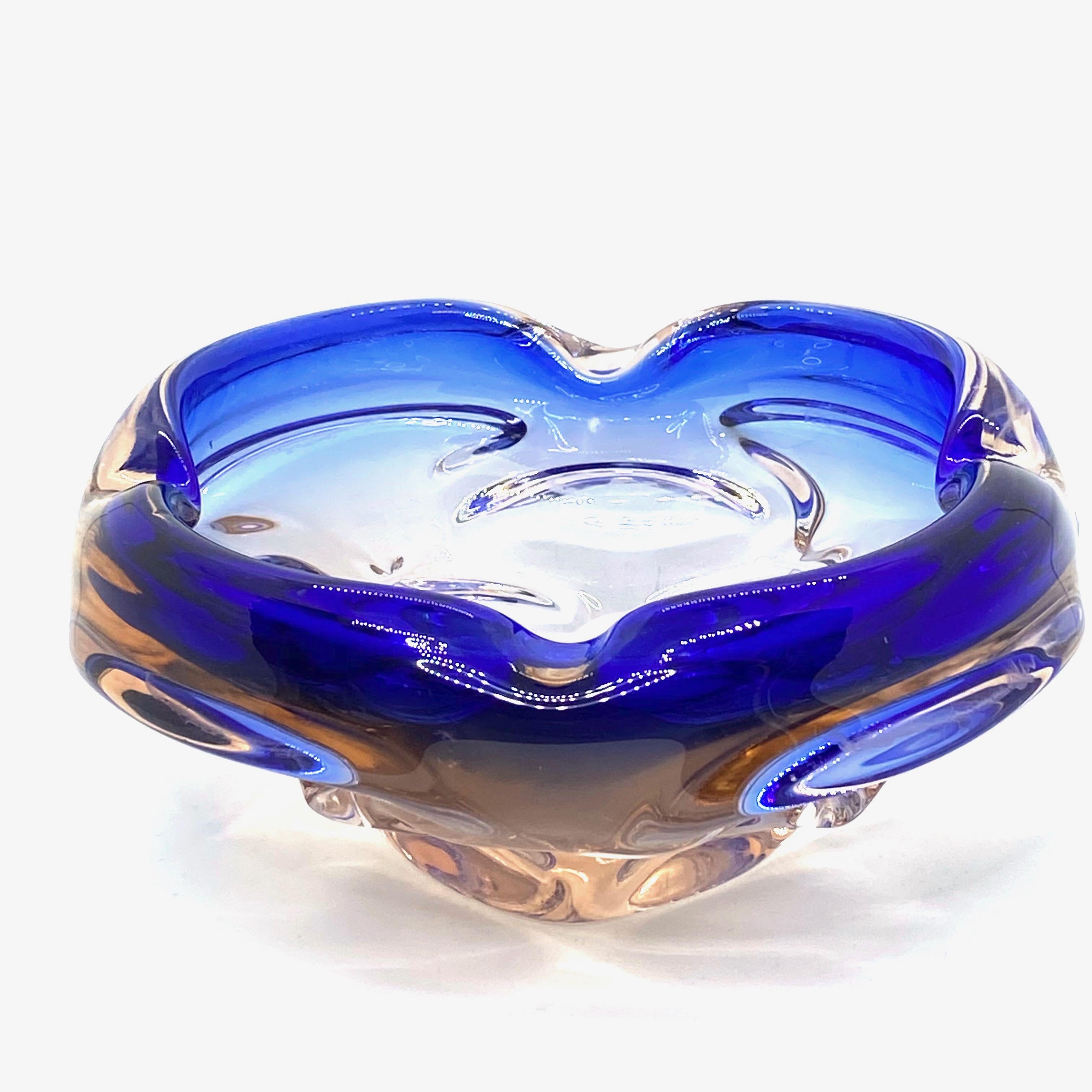 Mid-Century Modern Murano Art Glass Bowl Catchall roségold and blue, Vintage, Italy, 1970s For Sale