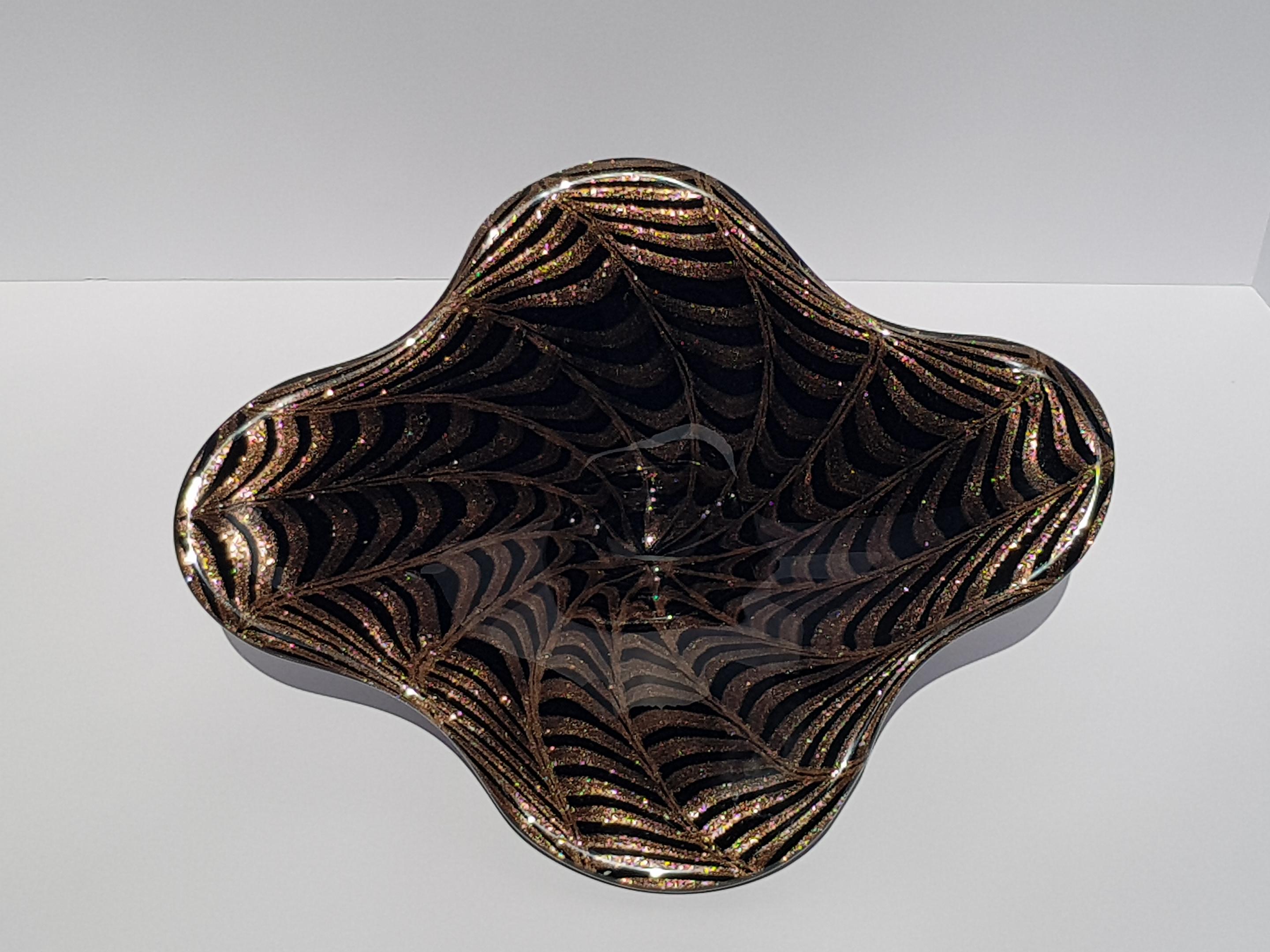 Centrotavola in vetro di Murano Ciotola Vaso Piatto Nero Rame Avventurina Fenicio in vendita 7
