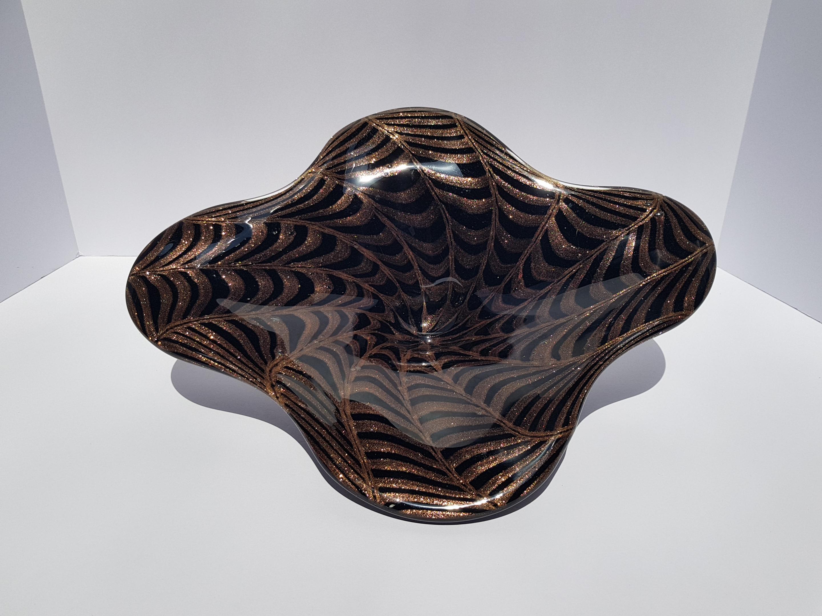 Fatto a mano Centrotavola in vetro di Murano Ciotola Vaso Piatto Nero Rame Avventurina Fenicio in vendita