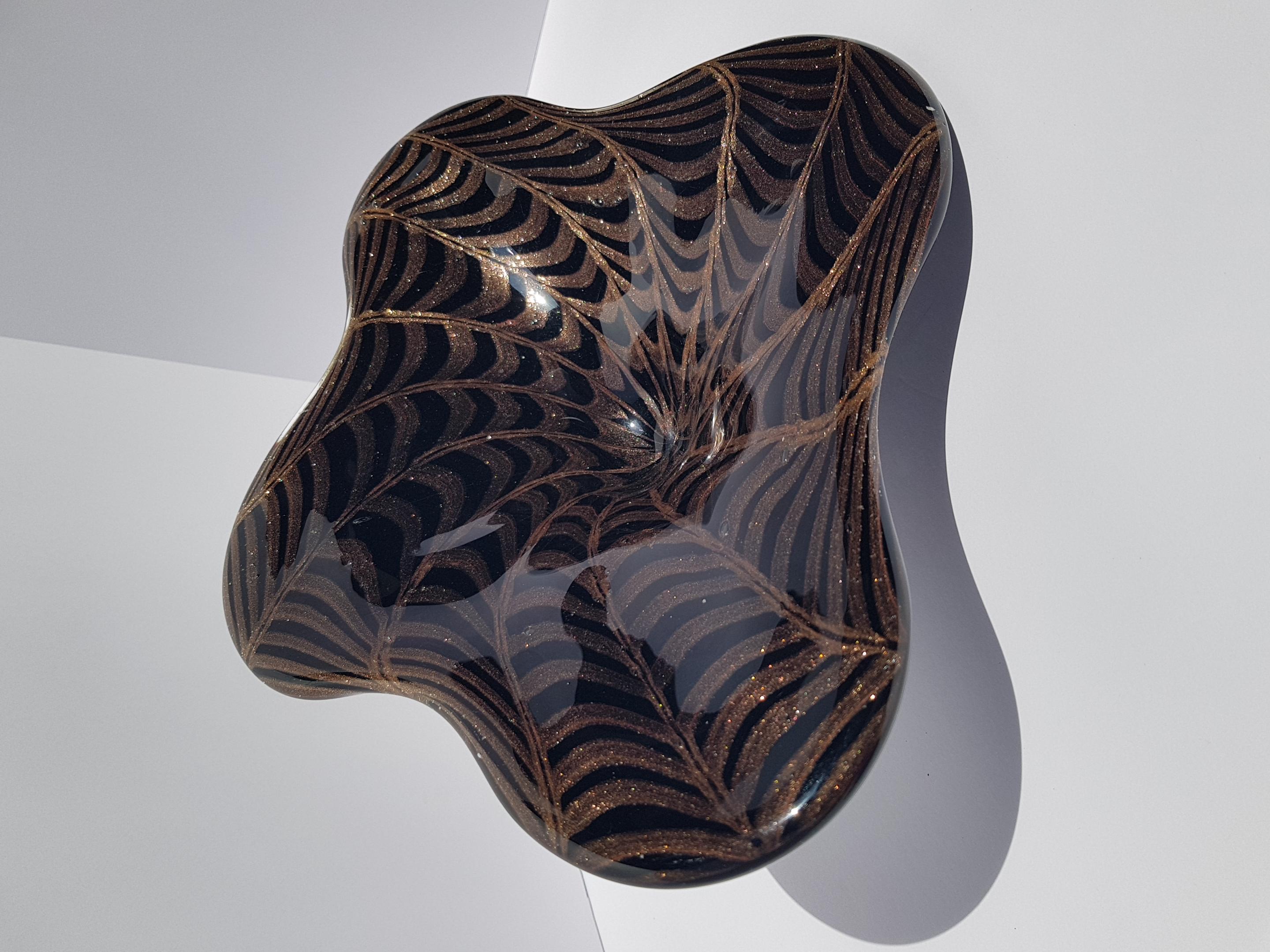 Centrotavola in vetro di Murano Ciotola Vaso Piatto Nero Rame Avventurina Fenicio in vendita 3