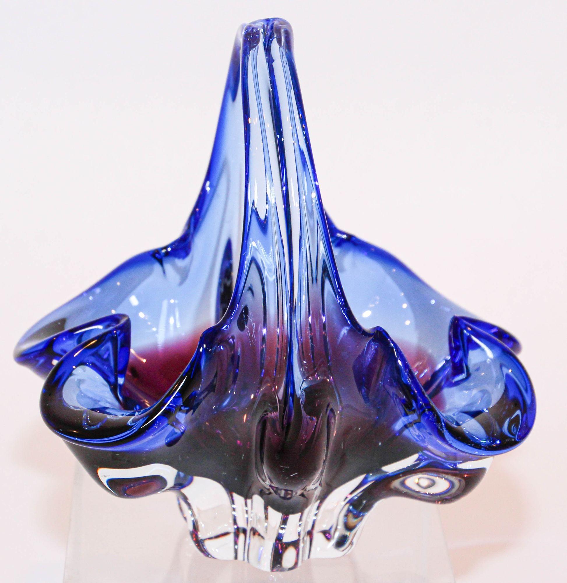 Kobaltblauer Korb aus Murano-Kunstglas mit Henkel 1970er Jahre Italien im Angebot 13