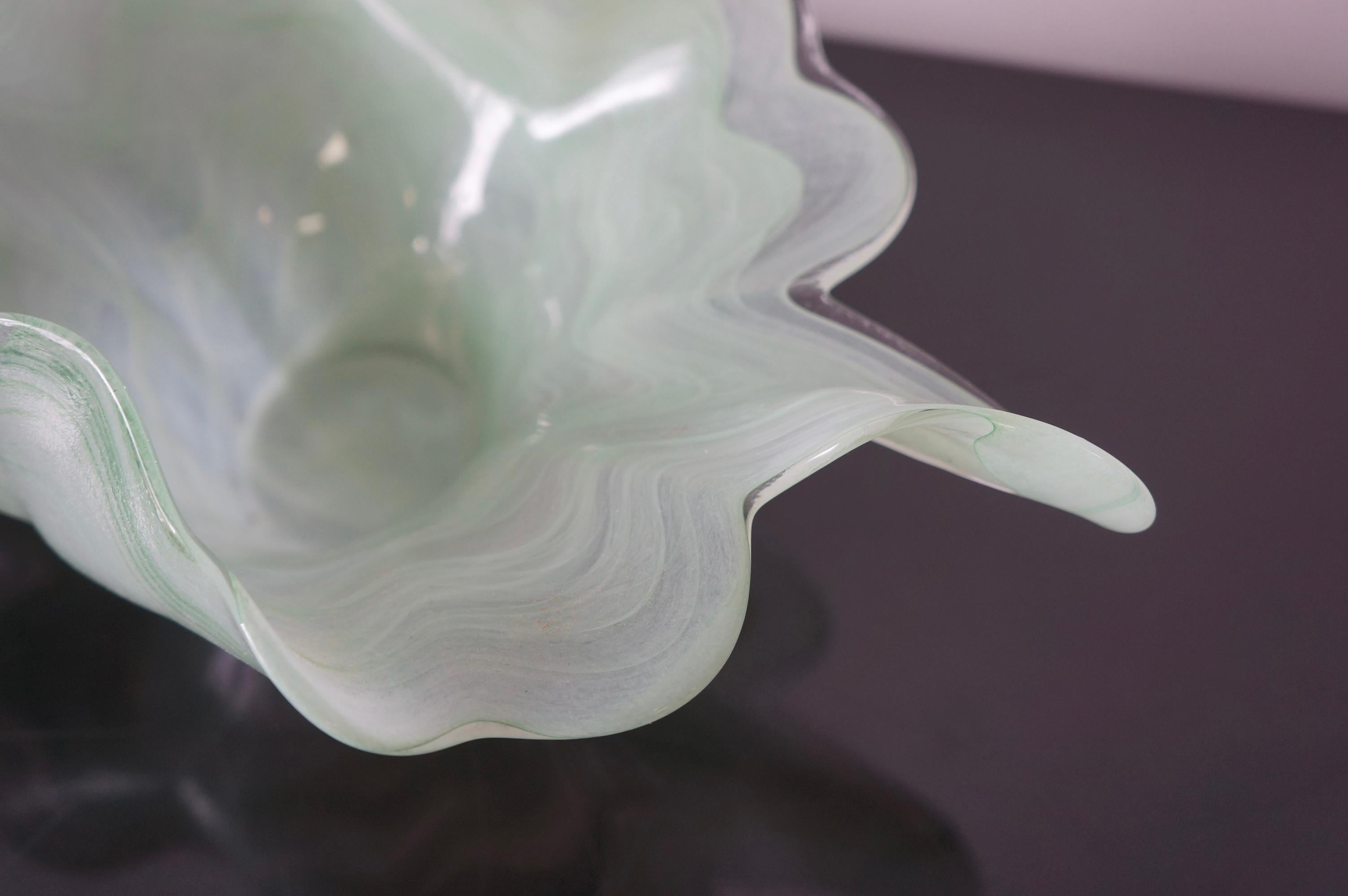 Other Murano Art Glass decorative bowl in green swirl 