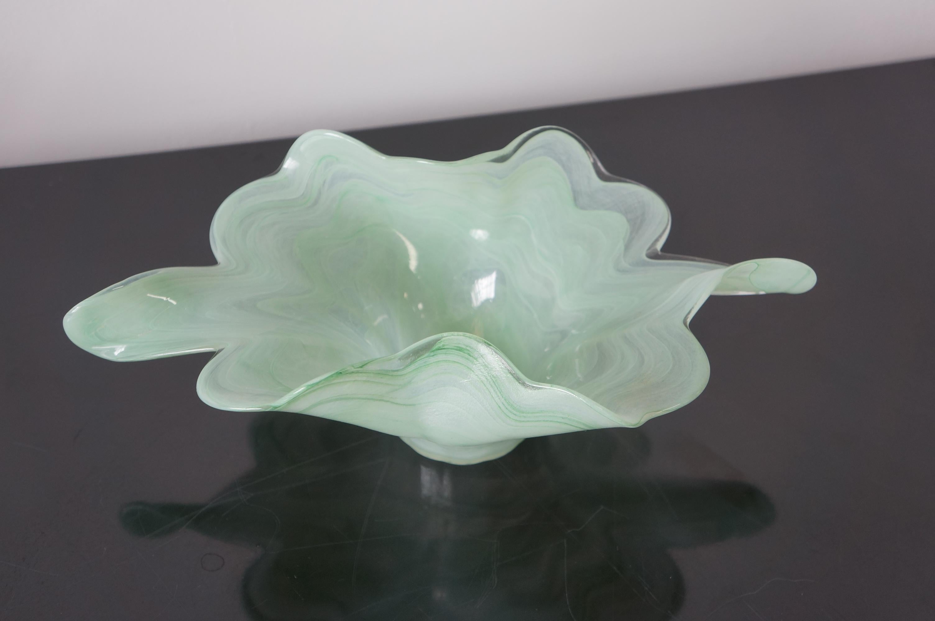 Murano Art Glass decorative bowl in green swirl  2