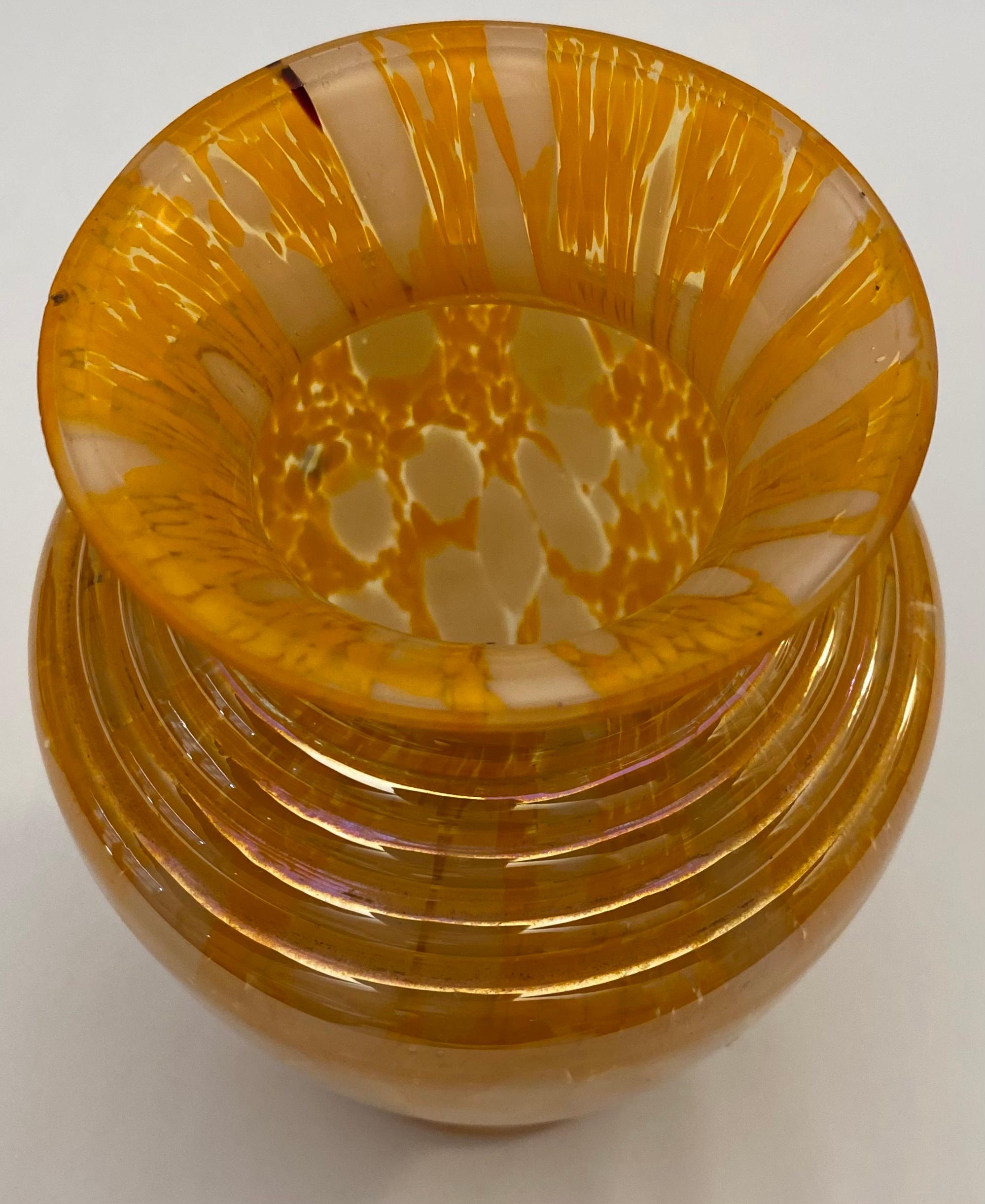Fait main Vase à fleurs en verre d'art de Murano ambré en vente