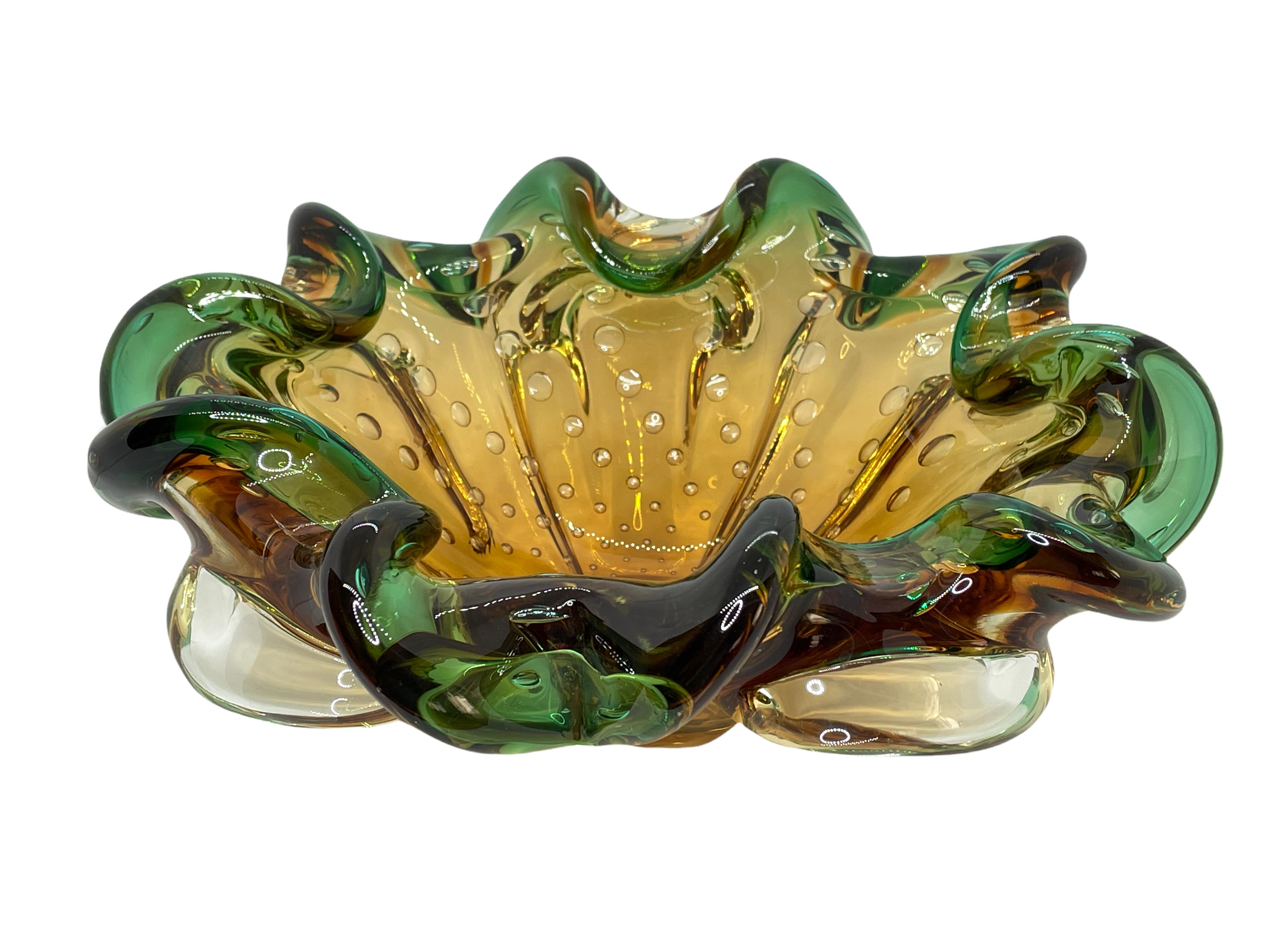 Mid-Century Modern Murano Art Glass Green and Amber Fruit Bowl Catchall Italy, Sommerso, 1970s