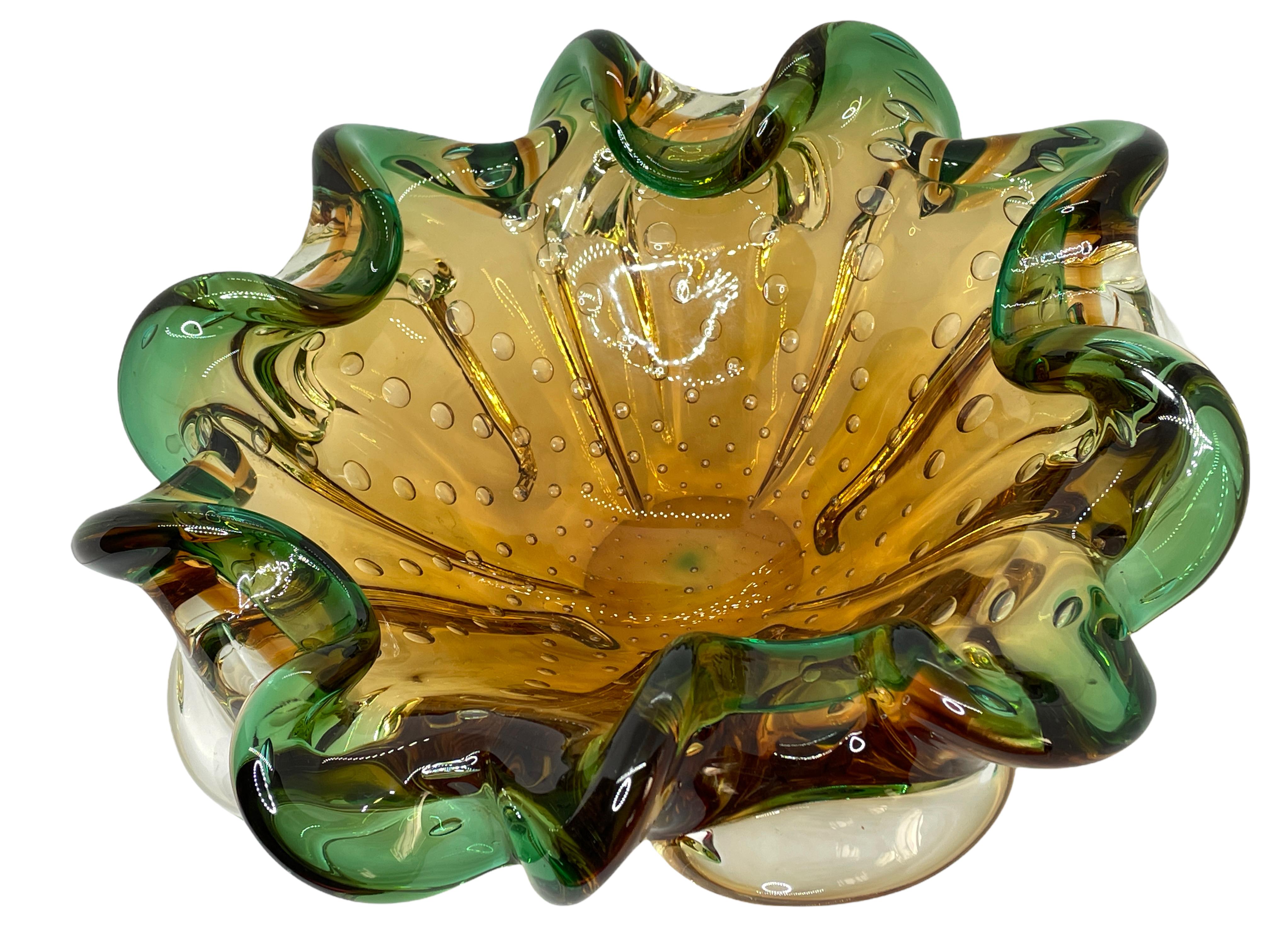Murano Art Glass Green and Amber Fruit Bowl Catchall Italy, Sommerso, 1970s In Good Condition In Nuernberg, DE