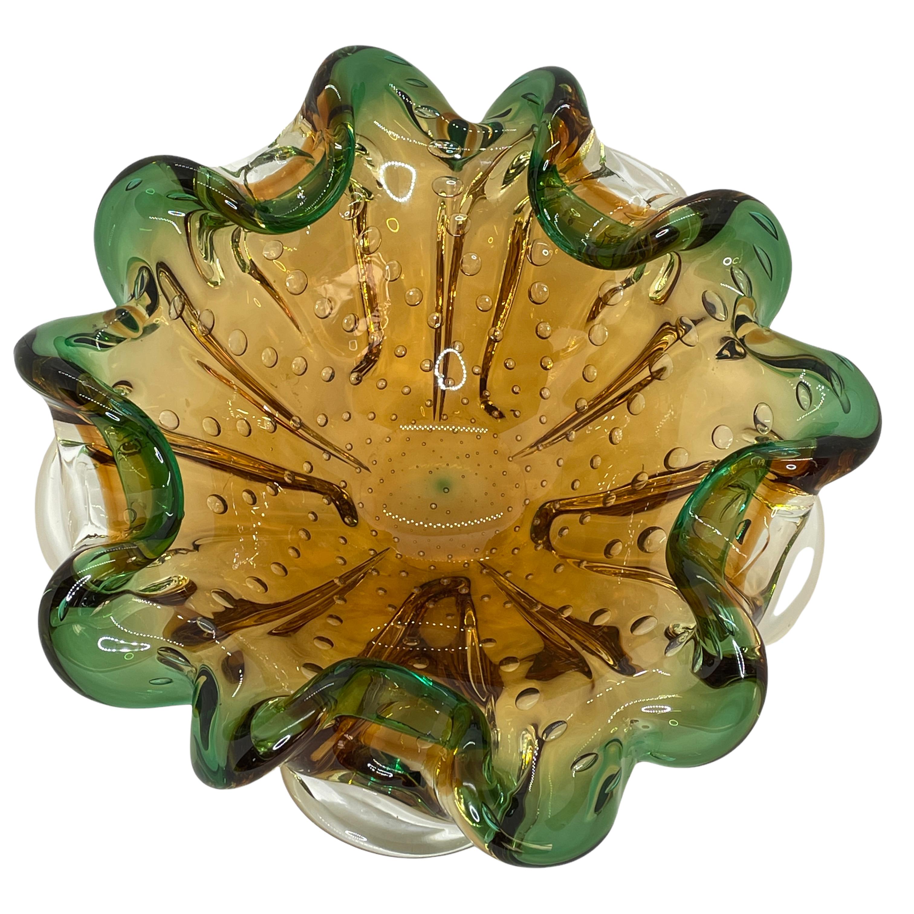 Murano Art Glass Green and Amber Fruit Bowl Catchall Italy, Sommerso, 1970s For Sale 1