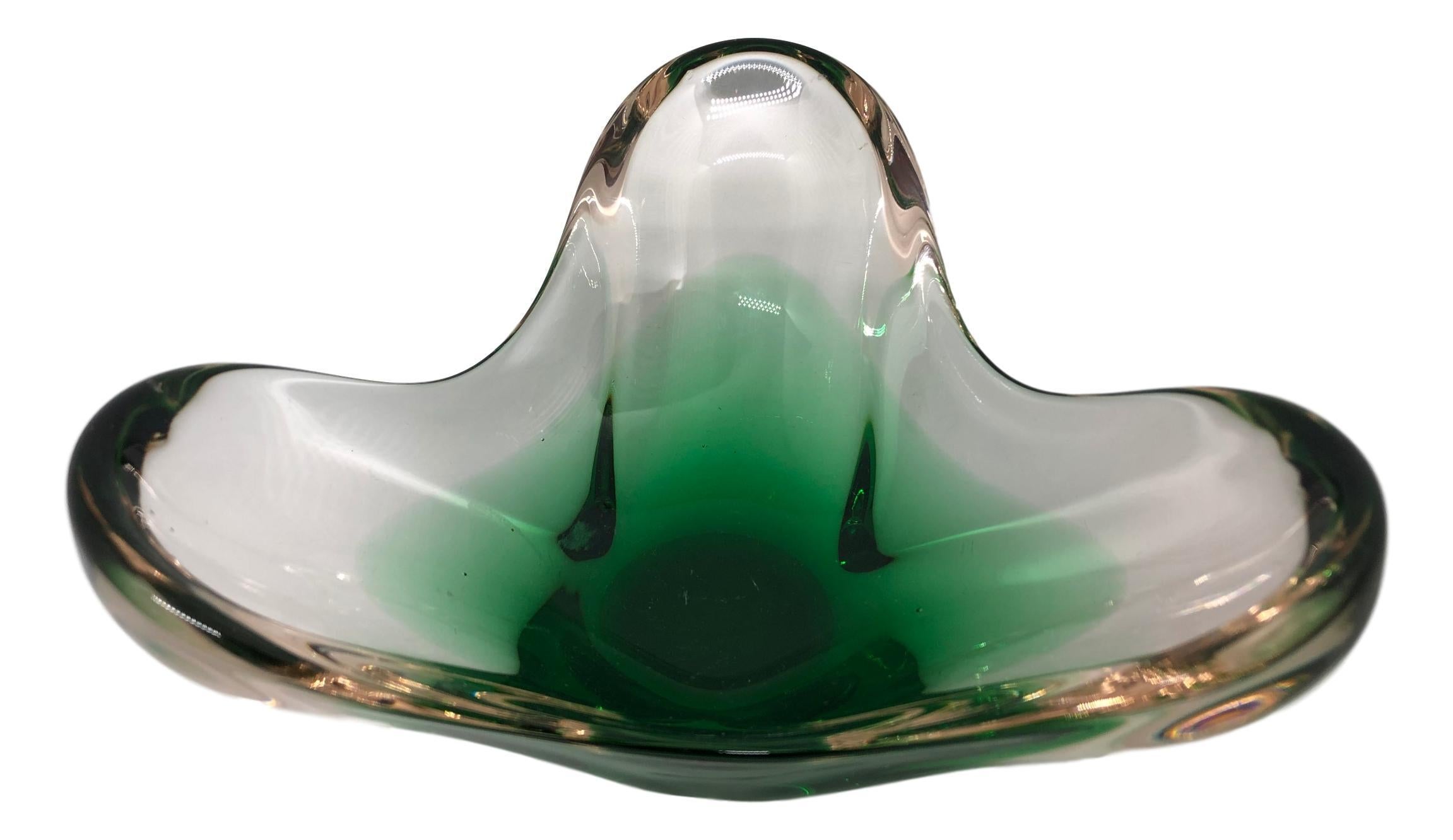 Mid-Century Modern Murano Art Glass Green and Clear Bowl Catchall Italy, Sommerso, 1960s For Sale