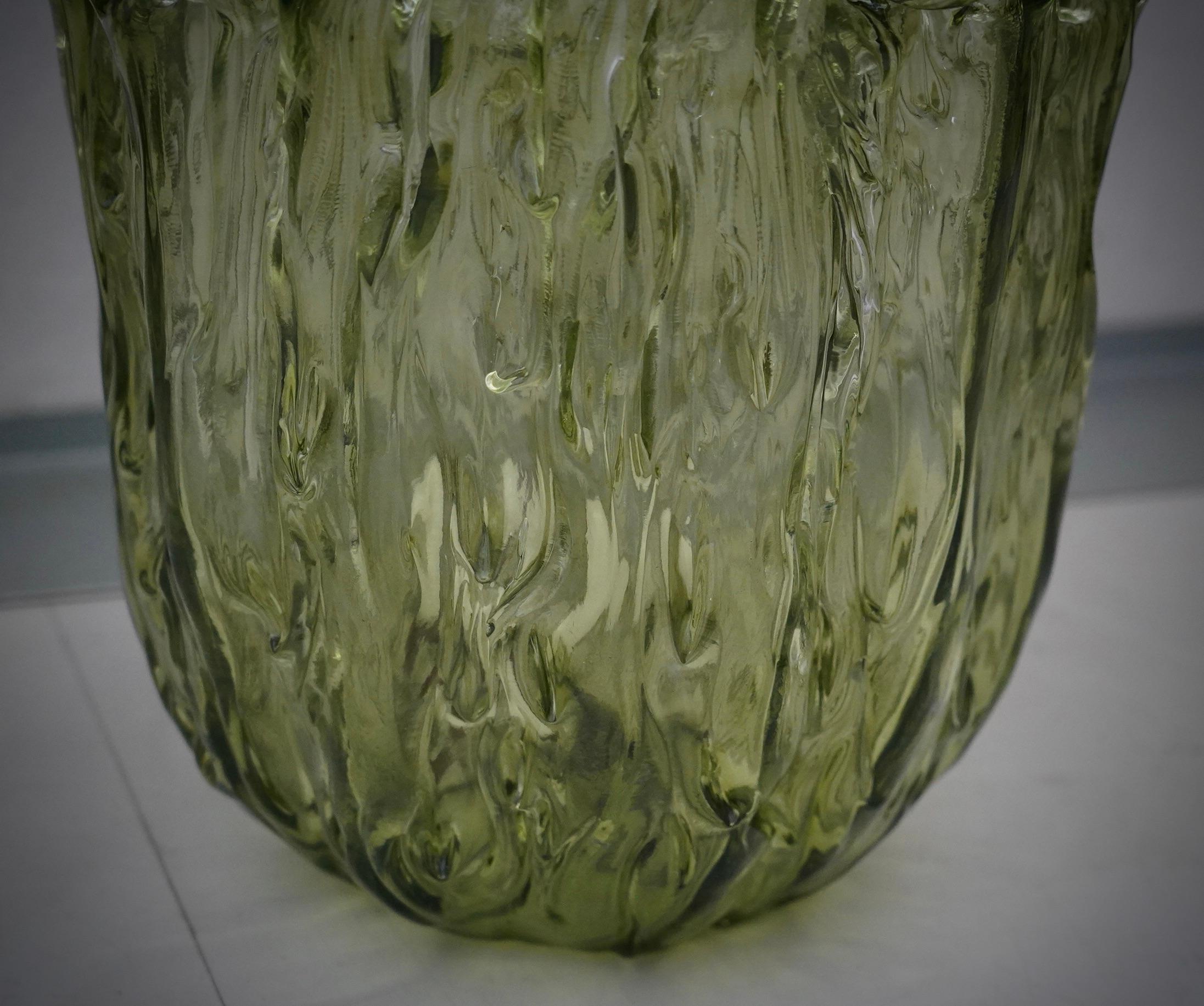 XXI secolo e contemporaneo Tavolino italiano di metà secolo in vetro artistico di Murano, colore verde, 2020 in vendita