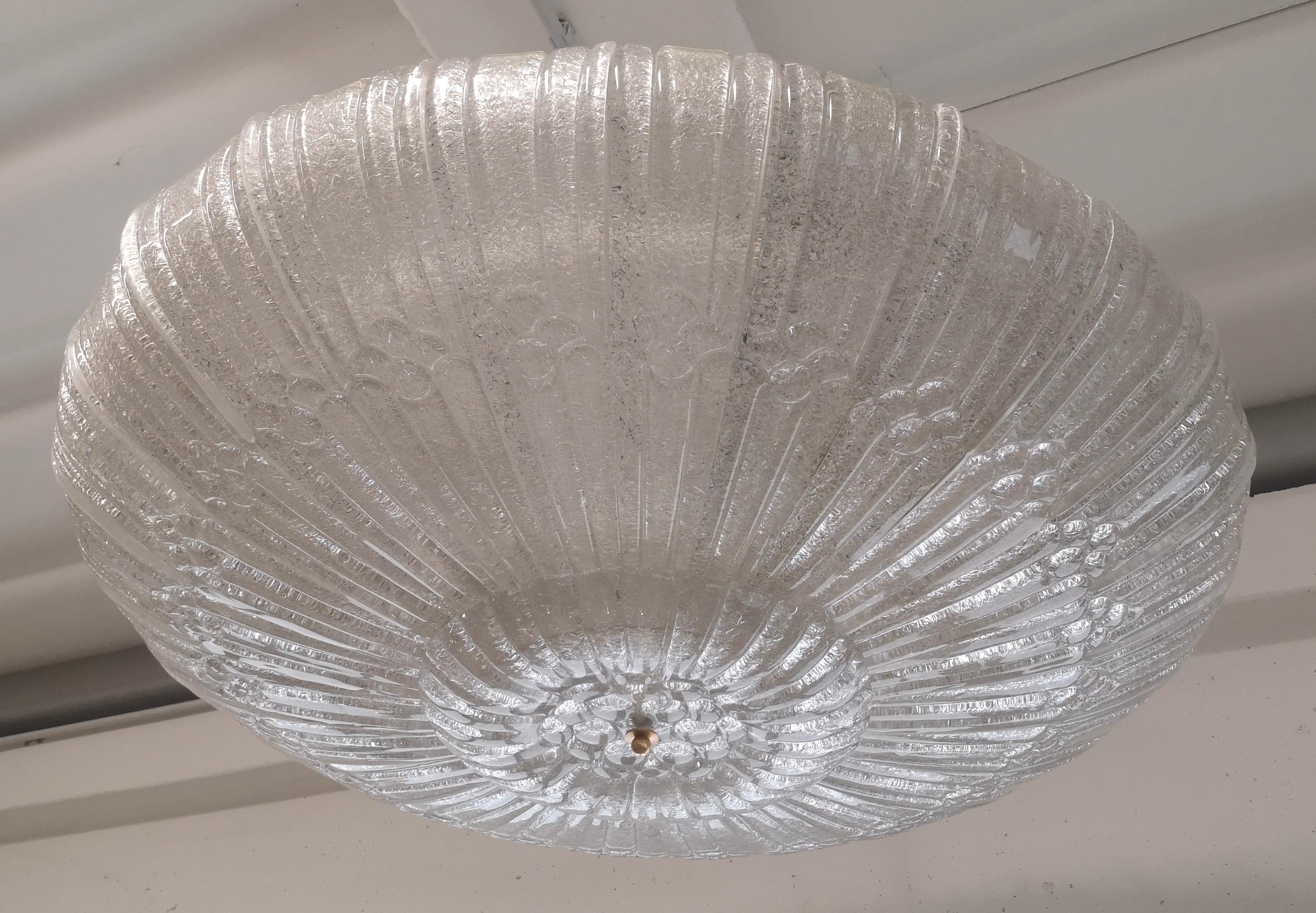 Murano Kunstglas Icy White Farbe Italienisch Kronleuchter und Anhänger, 2020 (21. Jahrhundert und zeitgenössisch) im Angebot