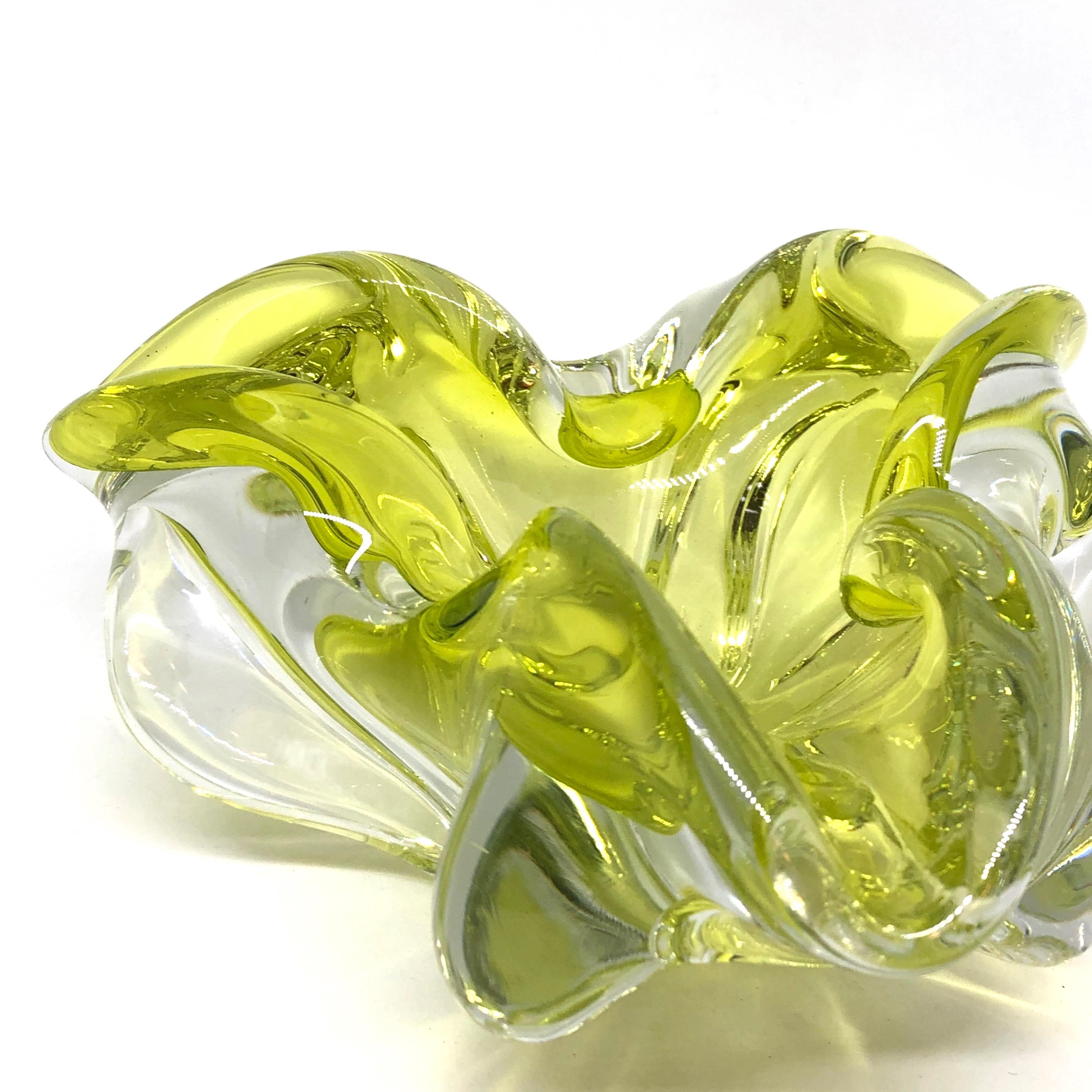 Italian Murano Art Glass Lime Green and Clear Bowl Catchall Italy, Sommerso, 1970s For Sale