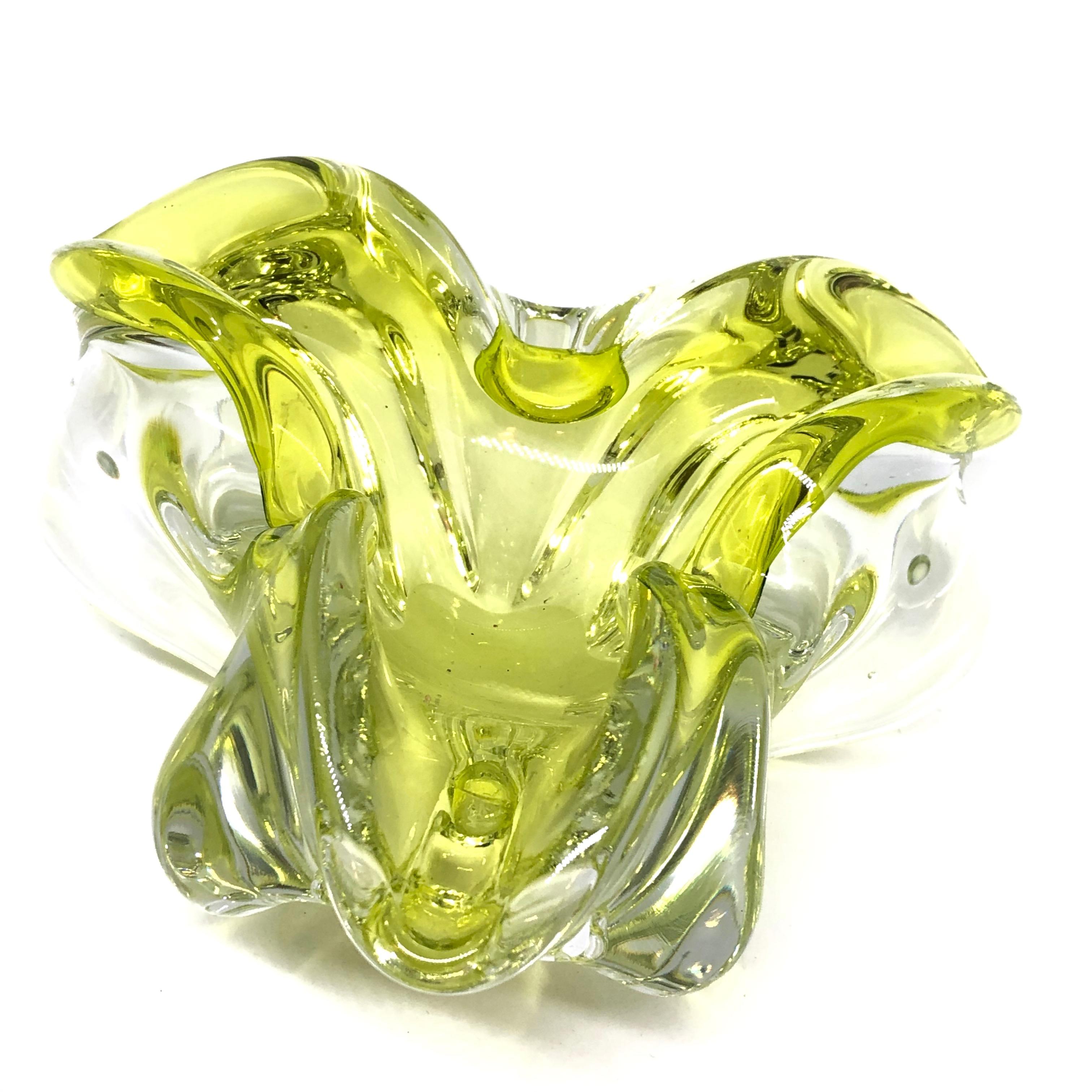 Late 20th Century Murano Art Glass Lime Green and Clear Bowl Catchall Italy, Sommerso, 1970s For Sale