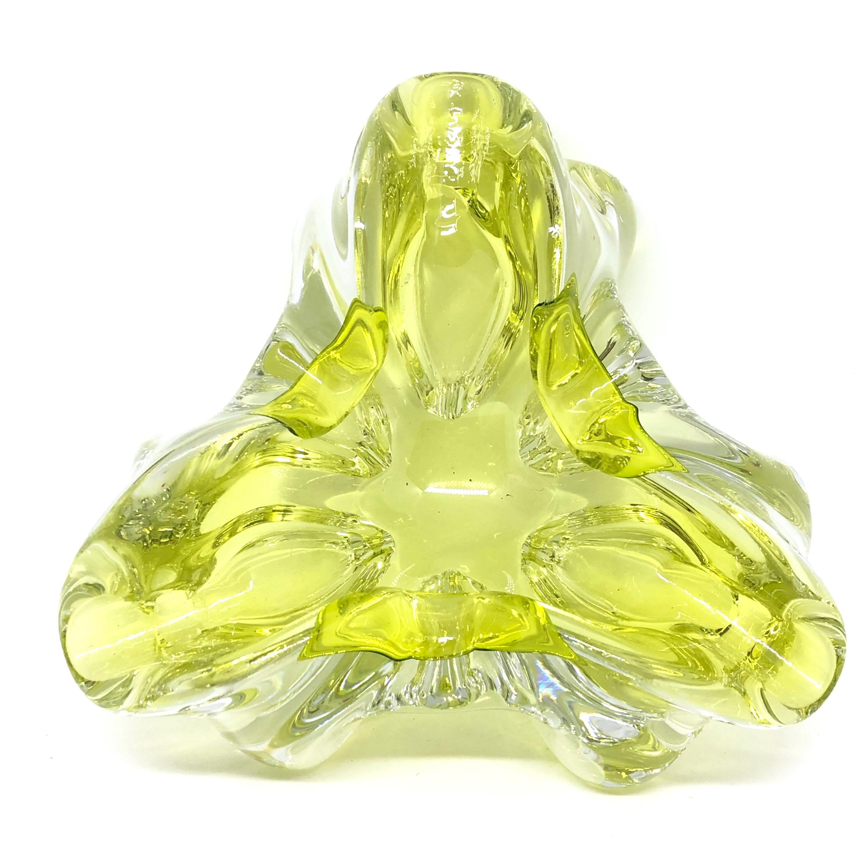 Murano Art Glass Lime Green and Clear Bowl Catchall Italy, Sommerso, 1970s For Sale 1