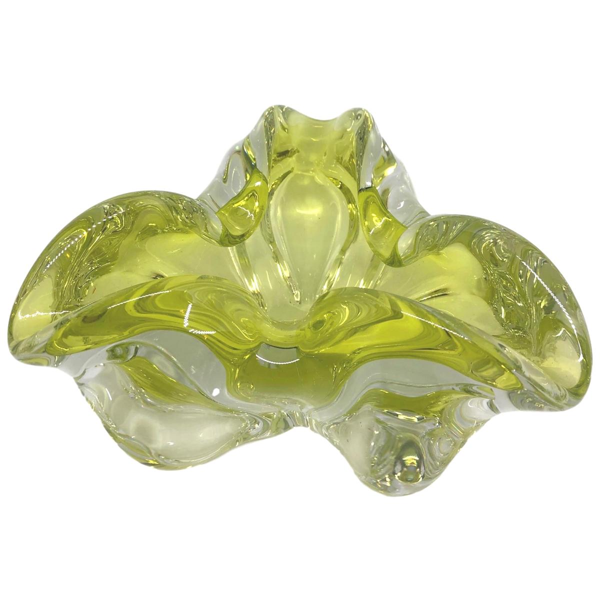 Murano Art Glass Lime Green and Clear Bowl Catchall Italy, Sommerso, 1970s
