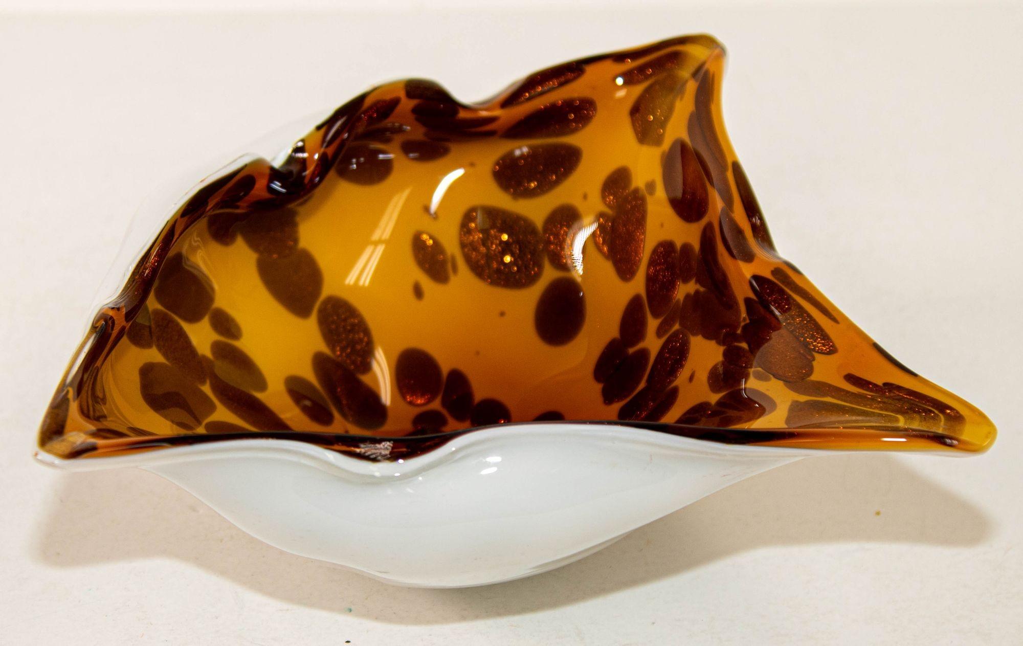 Aschenbecher aus Murano-Kunstglas Manta Ray Schildpatt gepunktete Schale Vintage 1960er Jahre im Angebot 3