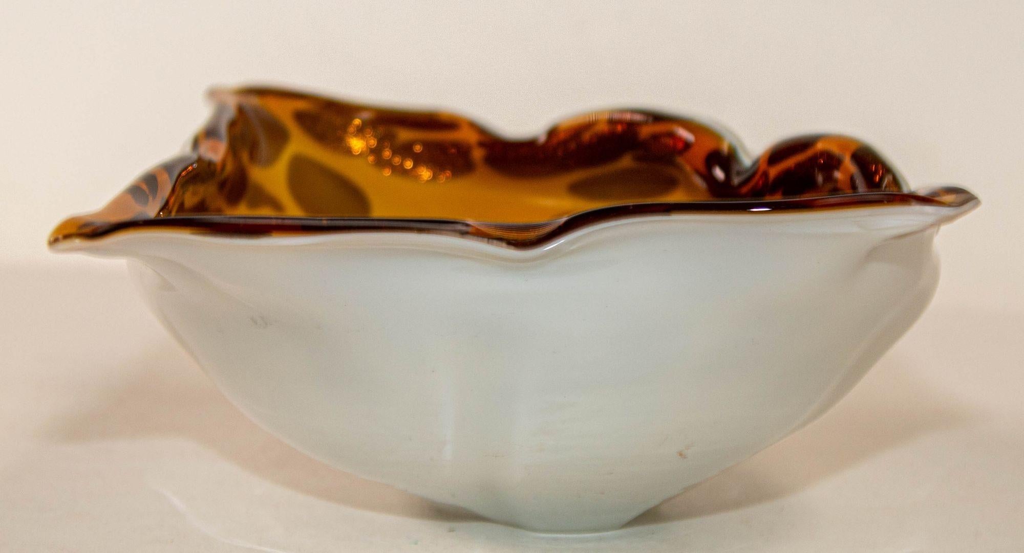 Mid-Century Modern Murano Art Glass Manta Ray Tortoise Spotted Bowl Ashtray Vintage 1960s For Sale