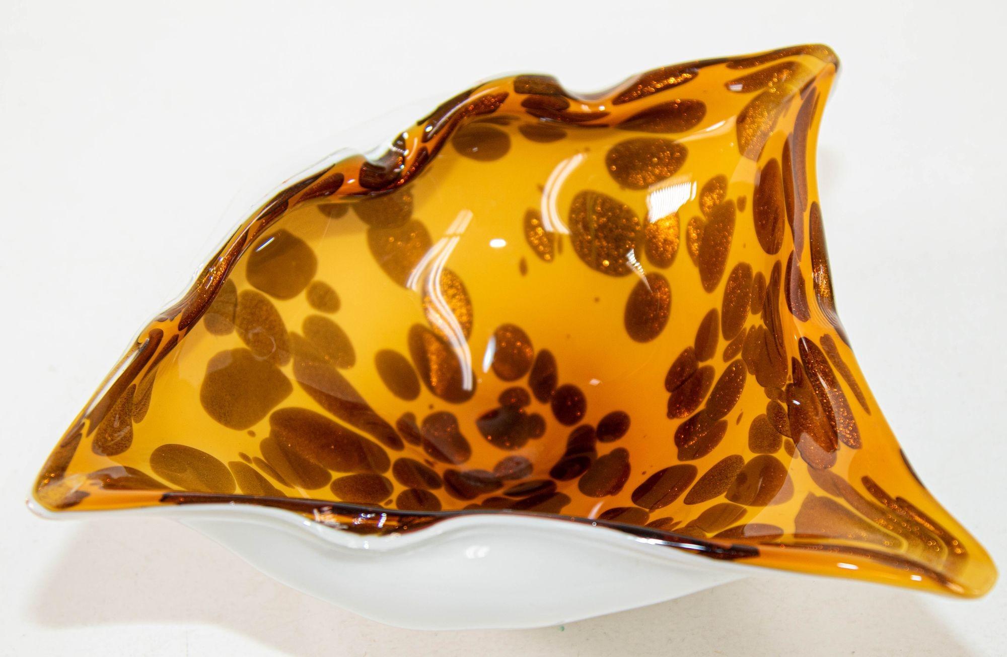 Murano Art Glass Manta Ray Tortoise Spotted Bowl Ashtray Vintage 1960s In Good Condition For Sale In North Hollywood, CA
