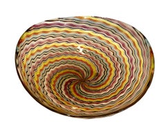 Ciotola con piedini in vetro artistico di Murano, con intrecci multicolori