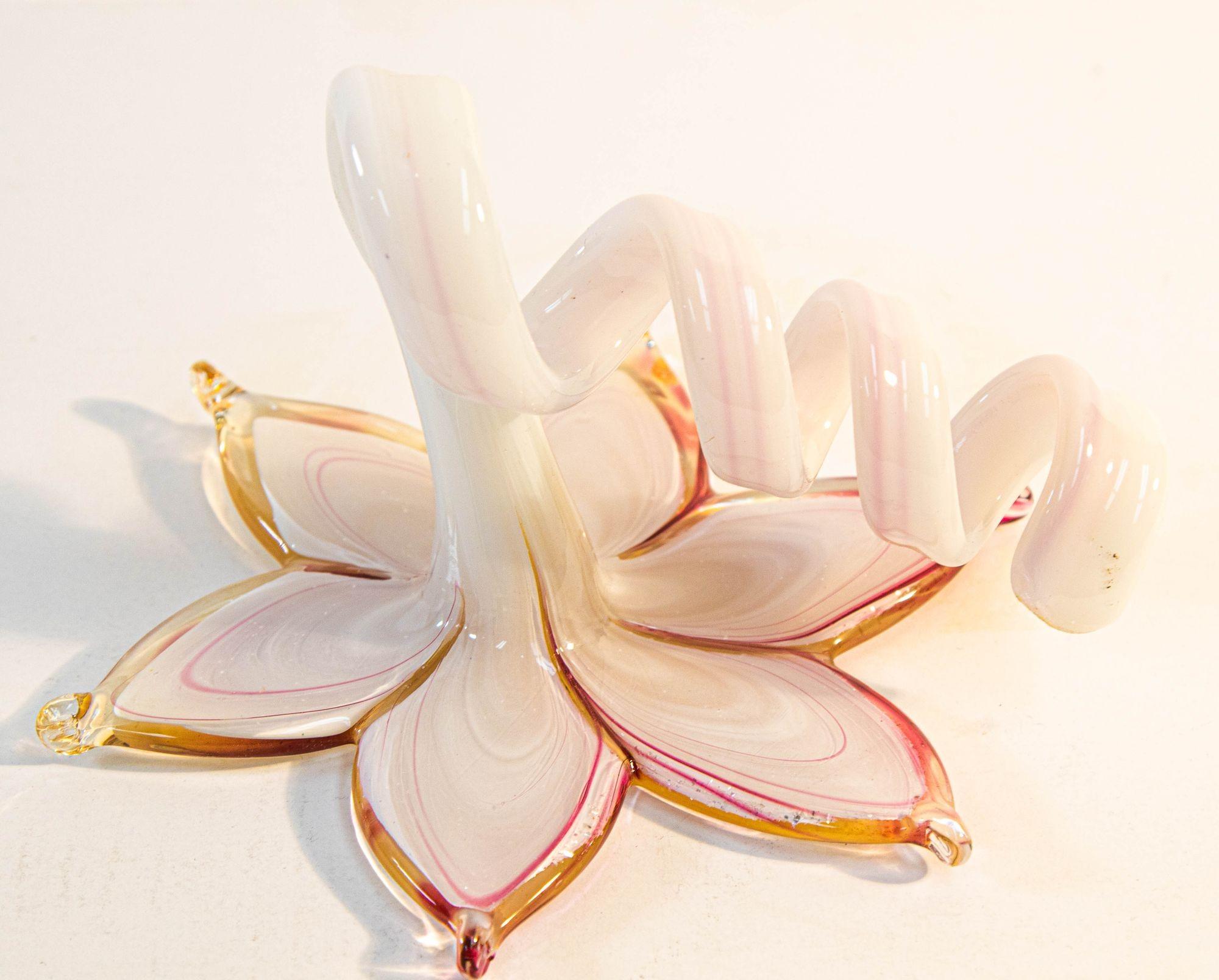 Murano Art Glass Paperweight Lily Shaped Flower with Curled Stem Italy For Sale 1
