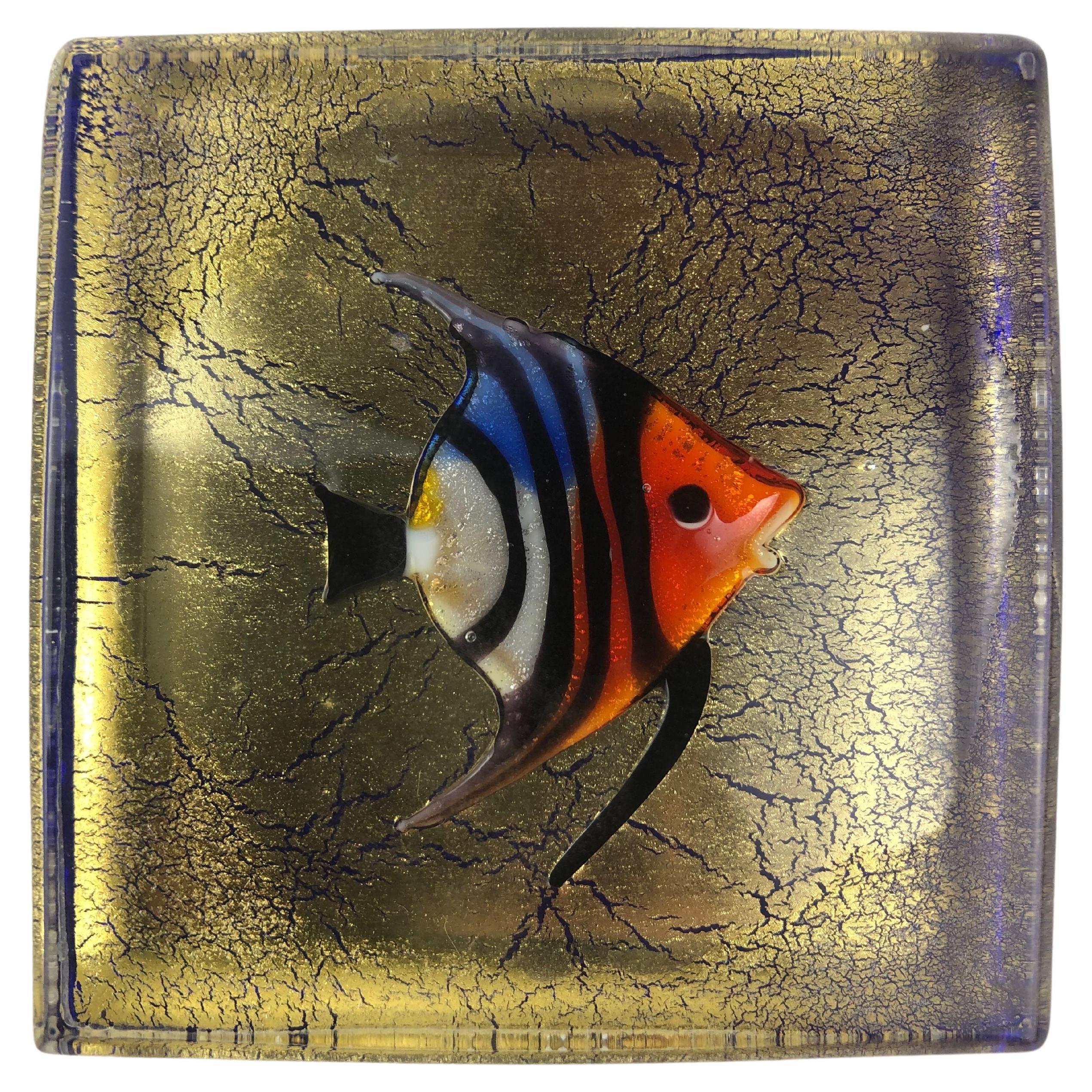 Presse-papiers d'un poisson en verre d'art de Murano, signé