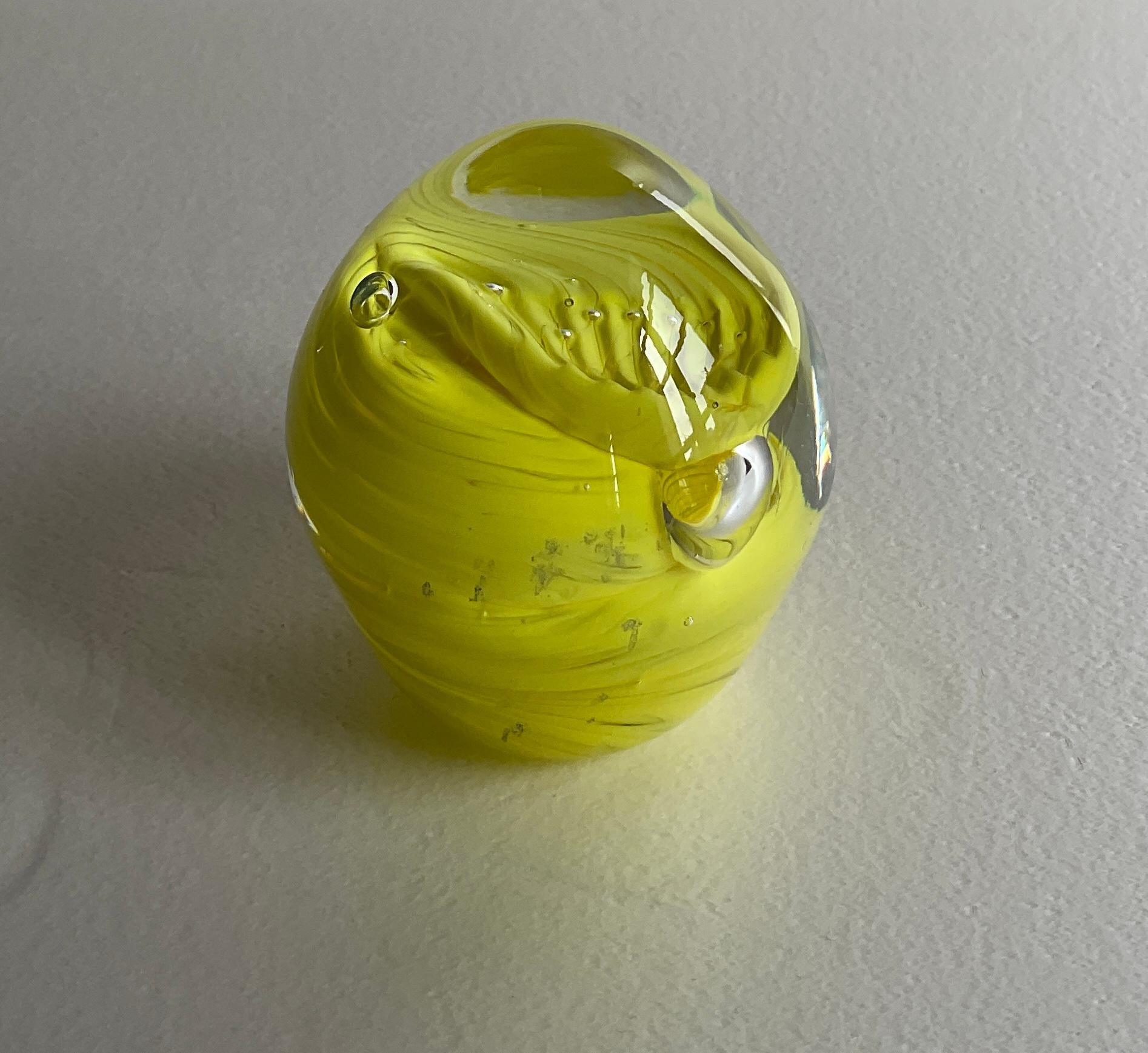 Murano Art Glass Paperweight Yellow Modern Desk Accessory In Good Condition For Sale In Miami, FL